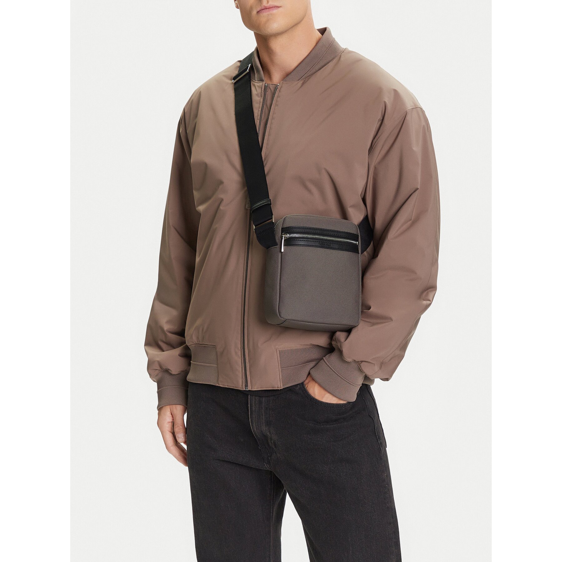 Calvin Klein Мъжка чантичка Contrast Reporter LV04D3175G