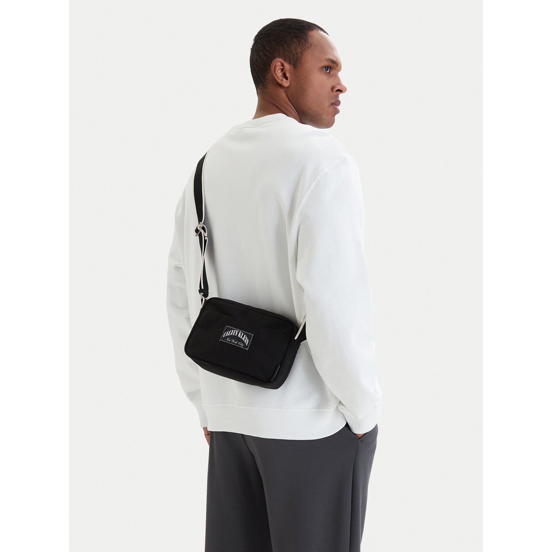 Calvin Klein Мъжка чантичка Graphic Capsule Camera Bag LV04D3369G