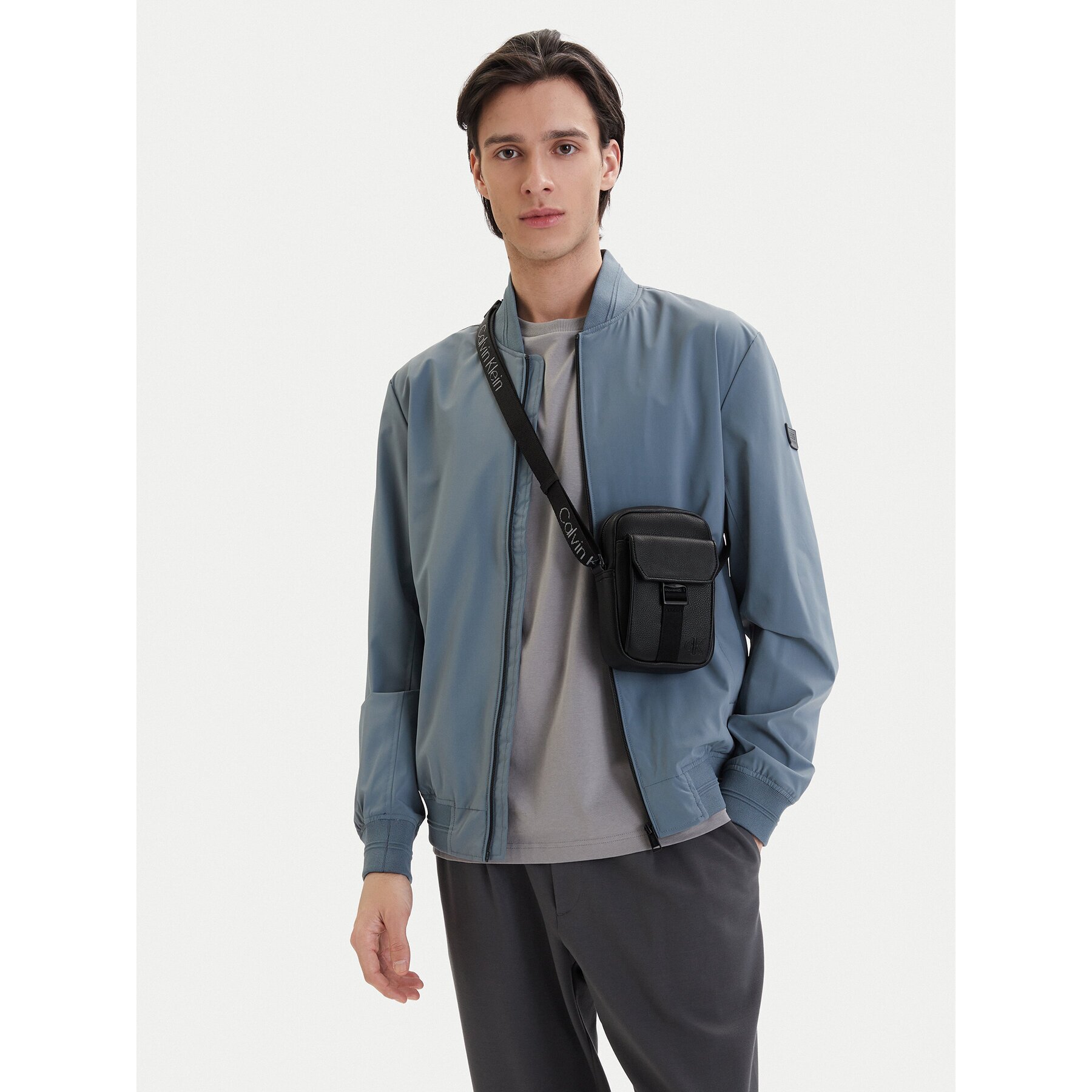 Calvin Klein Мъжка чантичка Webbing Strap Slim Reporter LV04D3281G