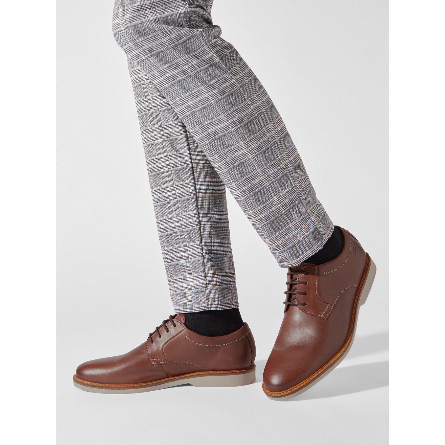 Clarks Обувки Atticus LTLace 26172070