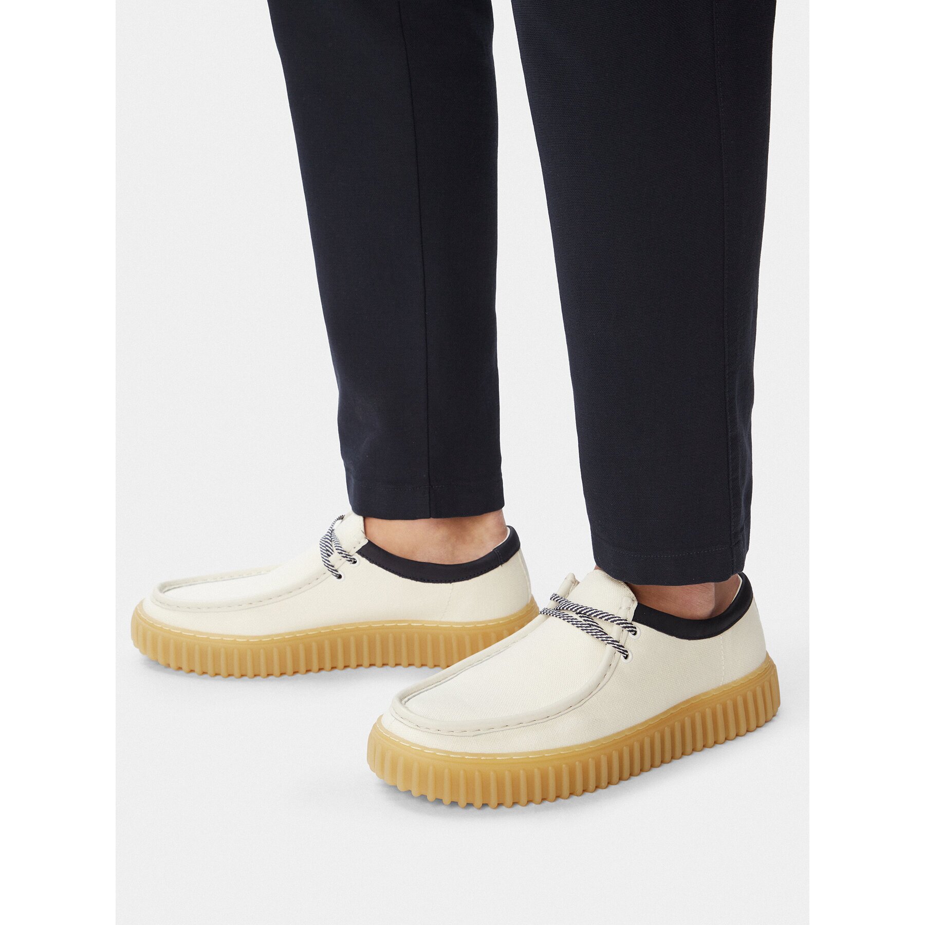 Clarks Обувки Torhill Lo 26187380 Бял