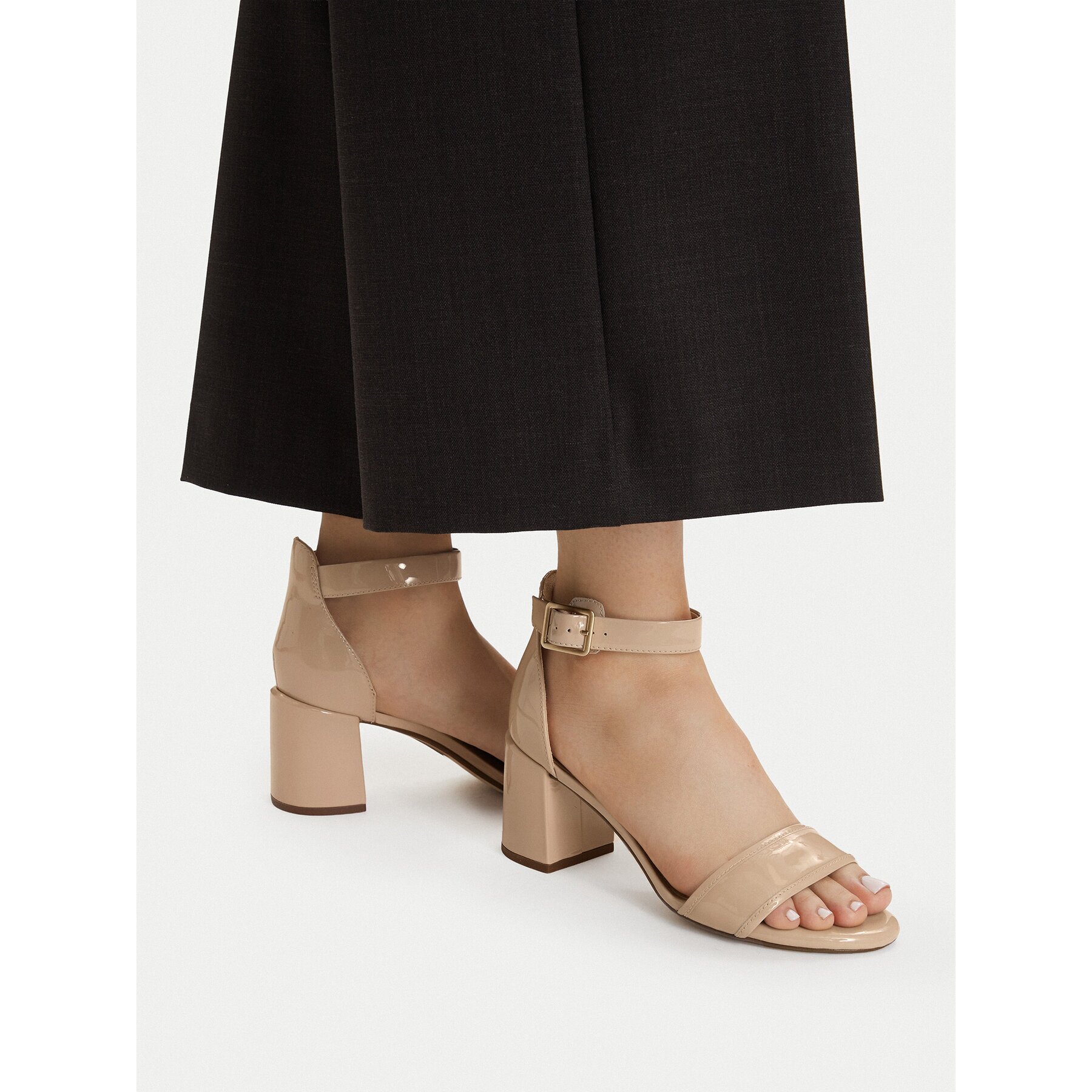 Clarks Сандали Ezoria Mae 26181295