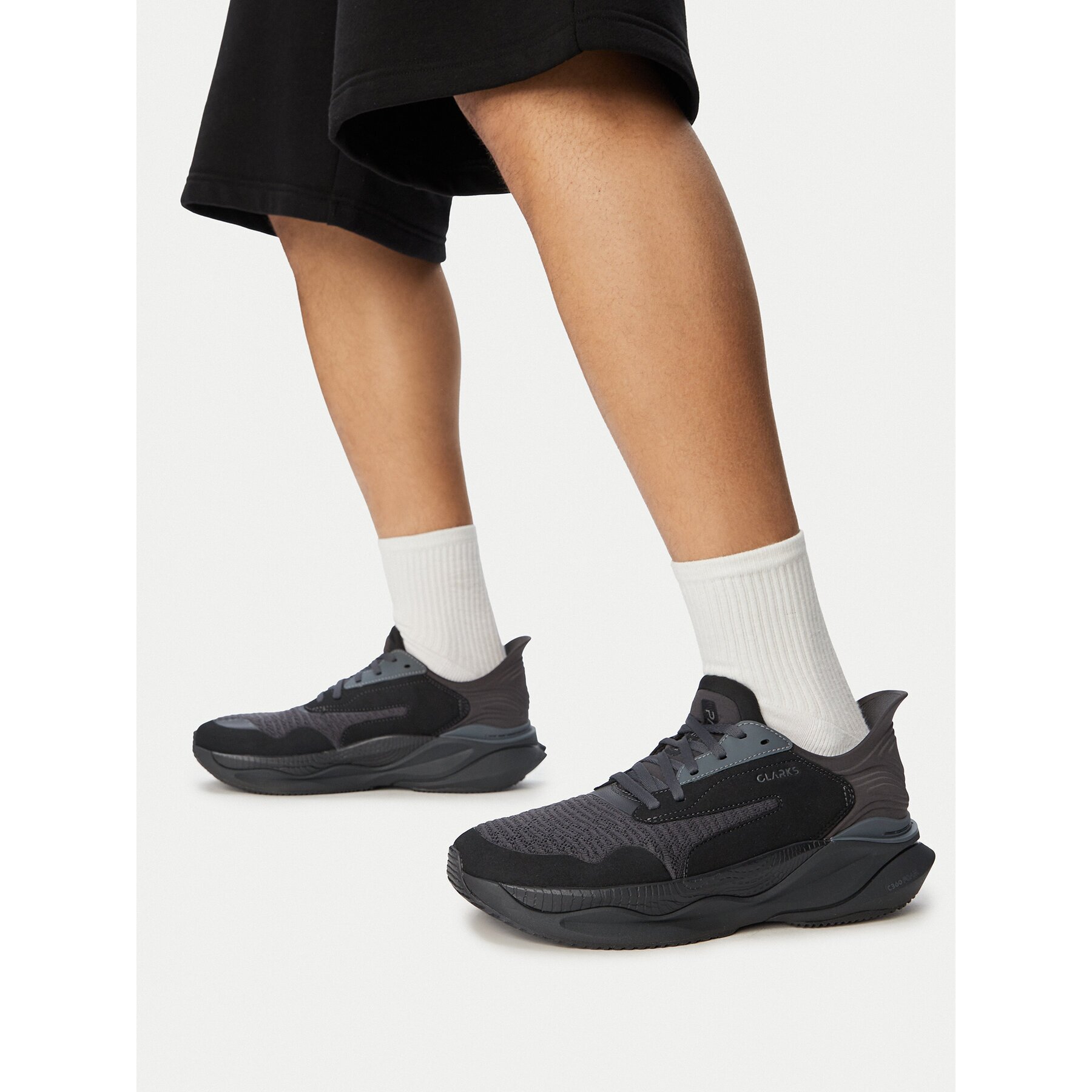 Clarks Сникърси Pace 26184667