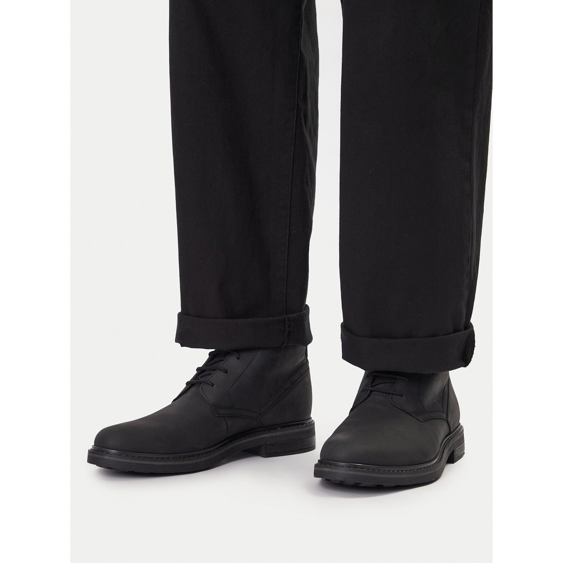 Clarks Зимни обувки Newford Mid 26183381