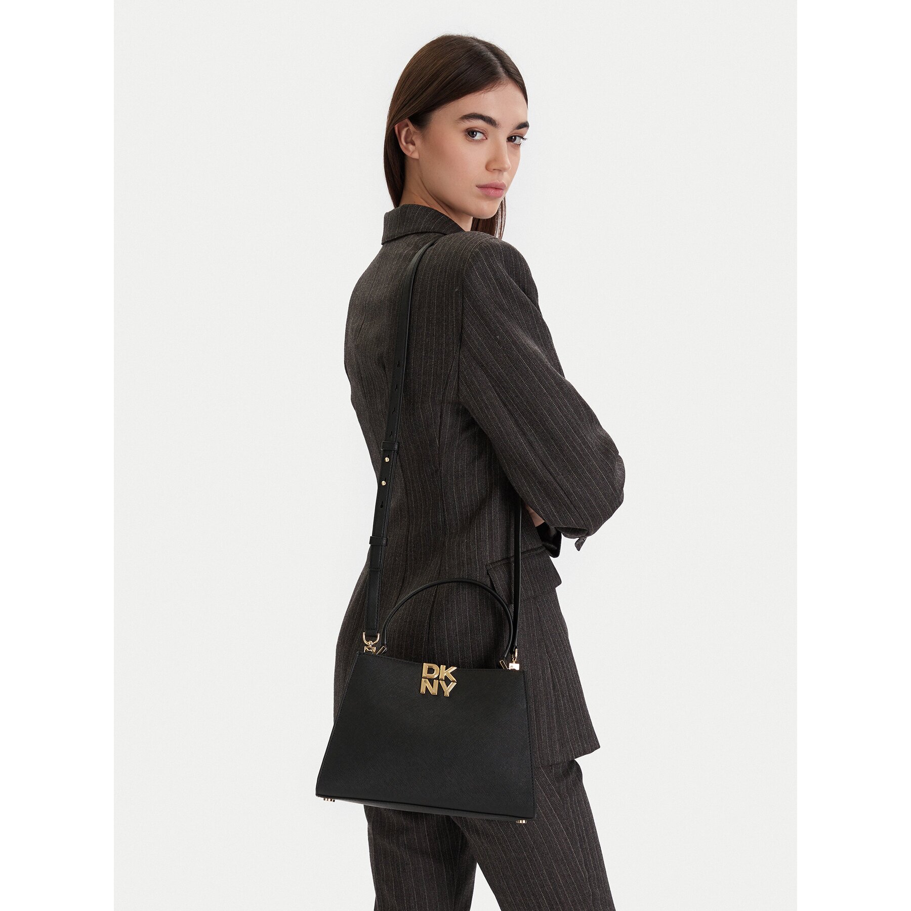 DKNY Дамска чанта Foster R52D1L93