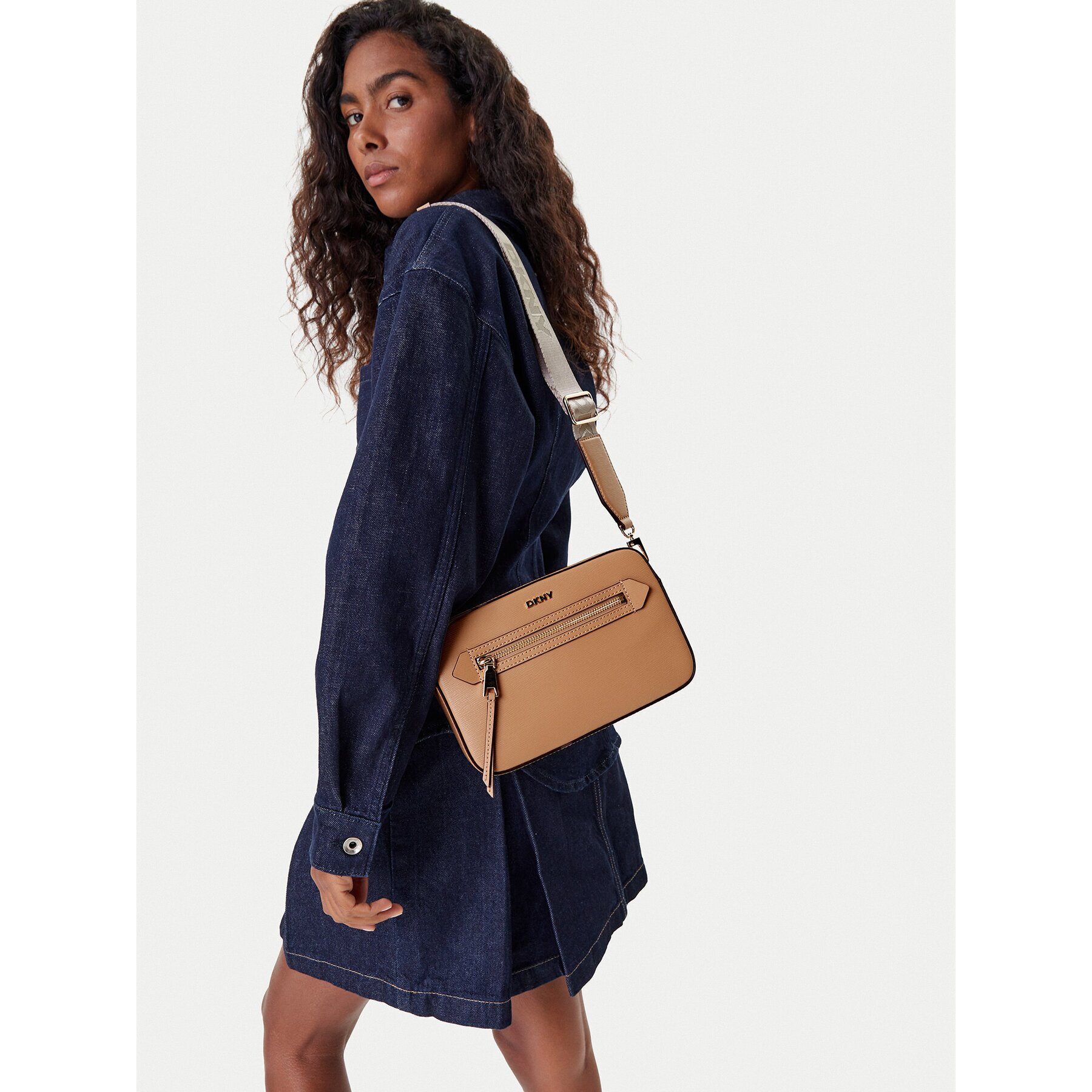 DKNY Дамска чанта R42E3E22