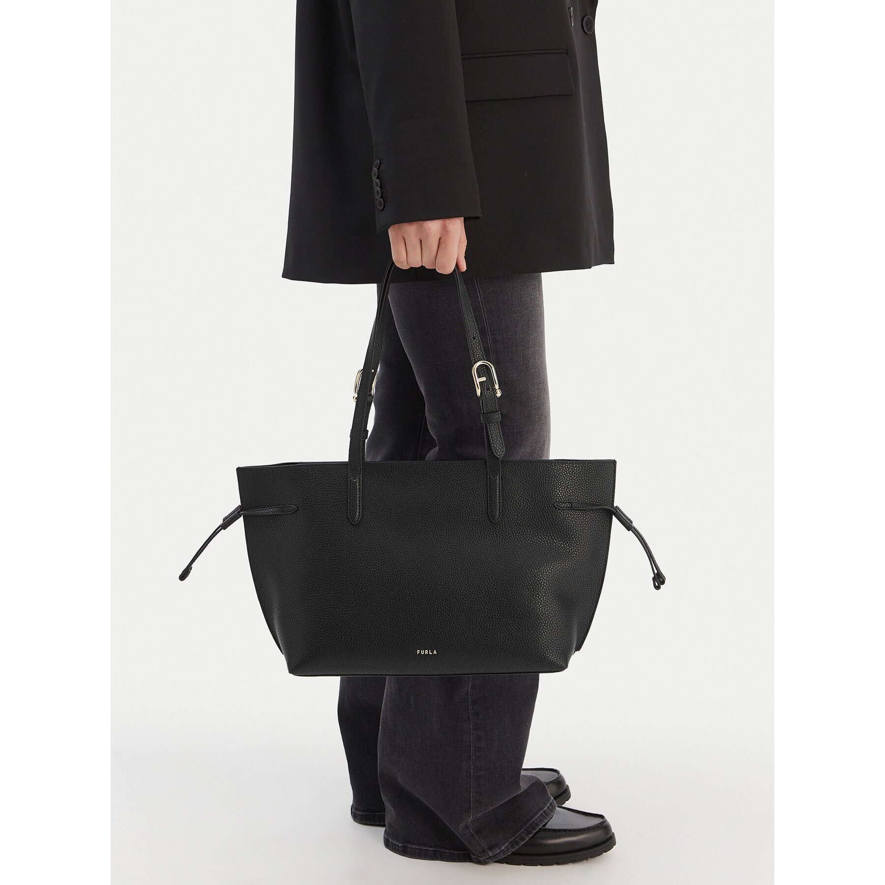 Furla Дамска чанта Ava M WB02069 BX4329 CN 3924S Черен