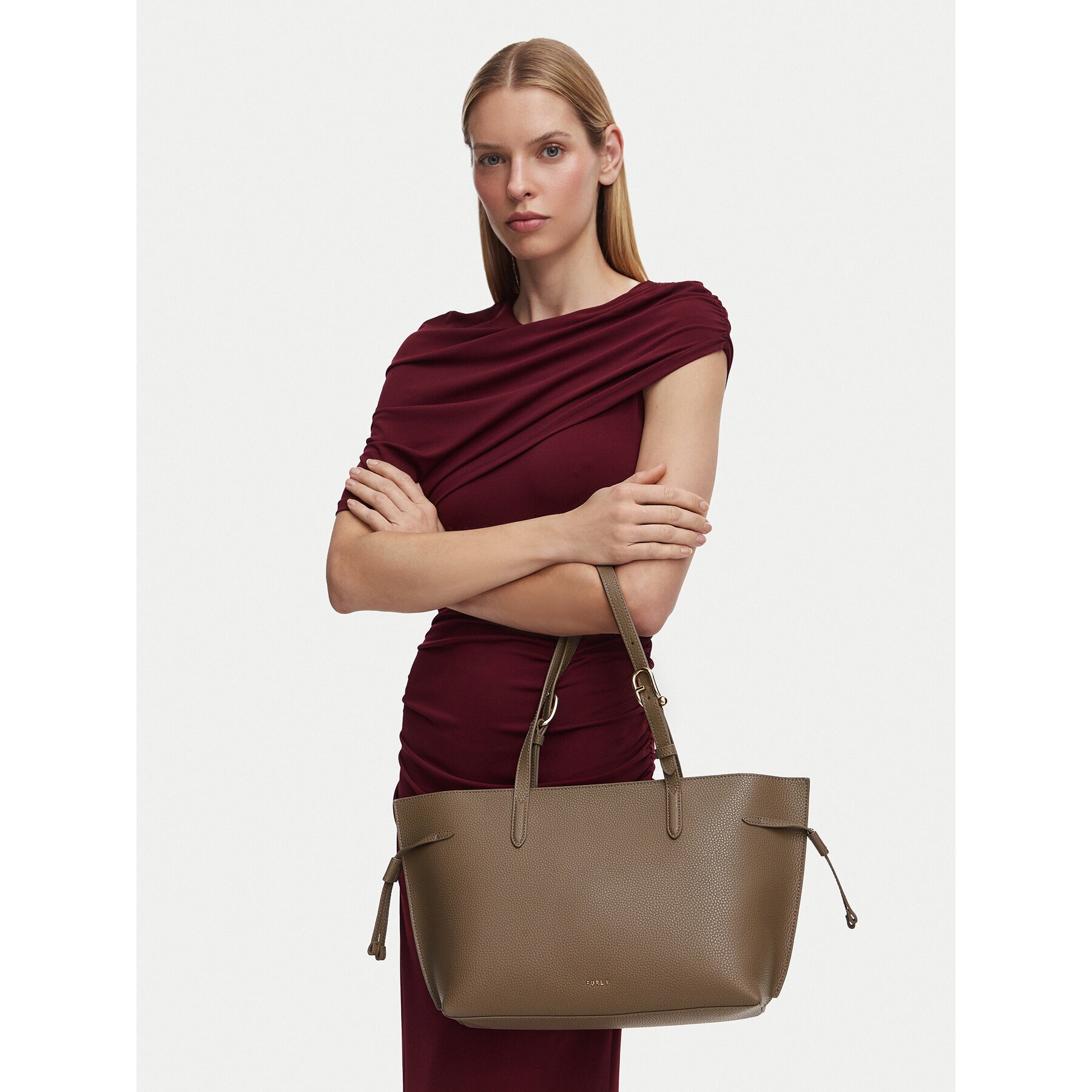 Furla Дамска чанта Ava M WB02069 BX4329 CN 4916S