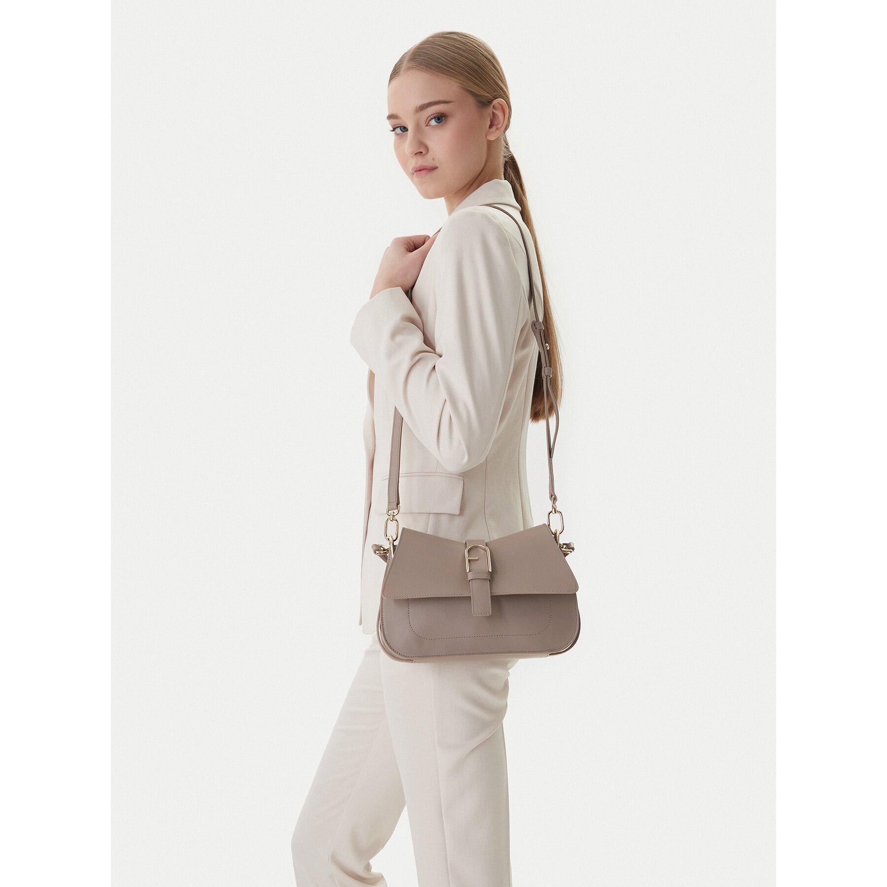 Furla Дамска чанта Flow WB00996-BX2045-1257S-1007