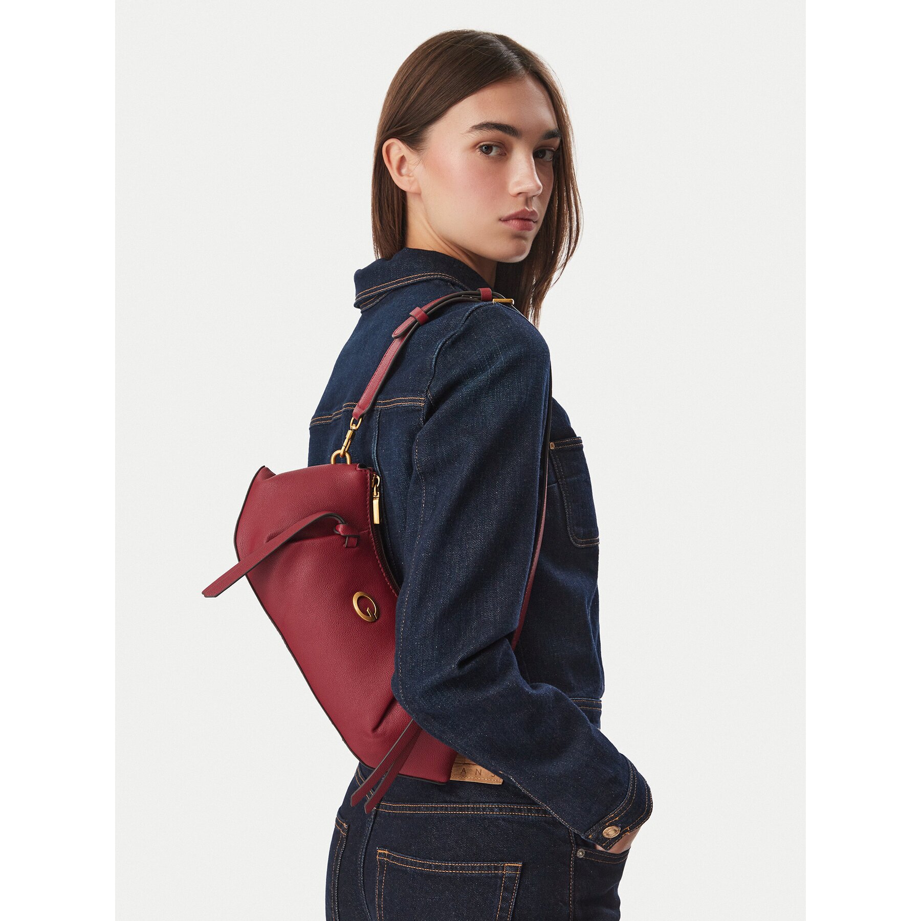 Guess Дамска чанта Allegra HWBG22 37180