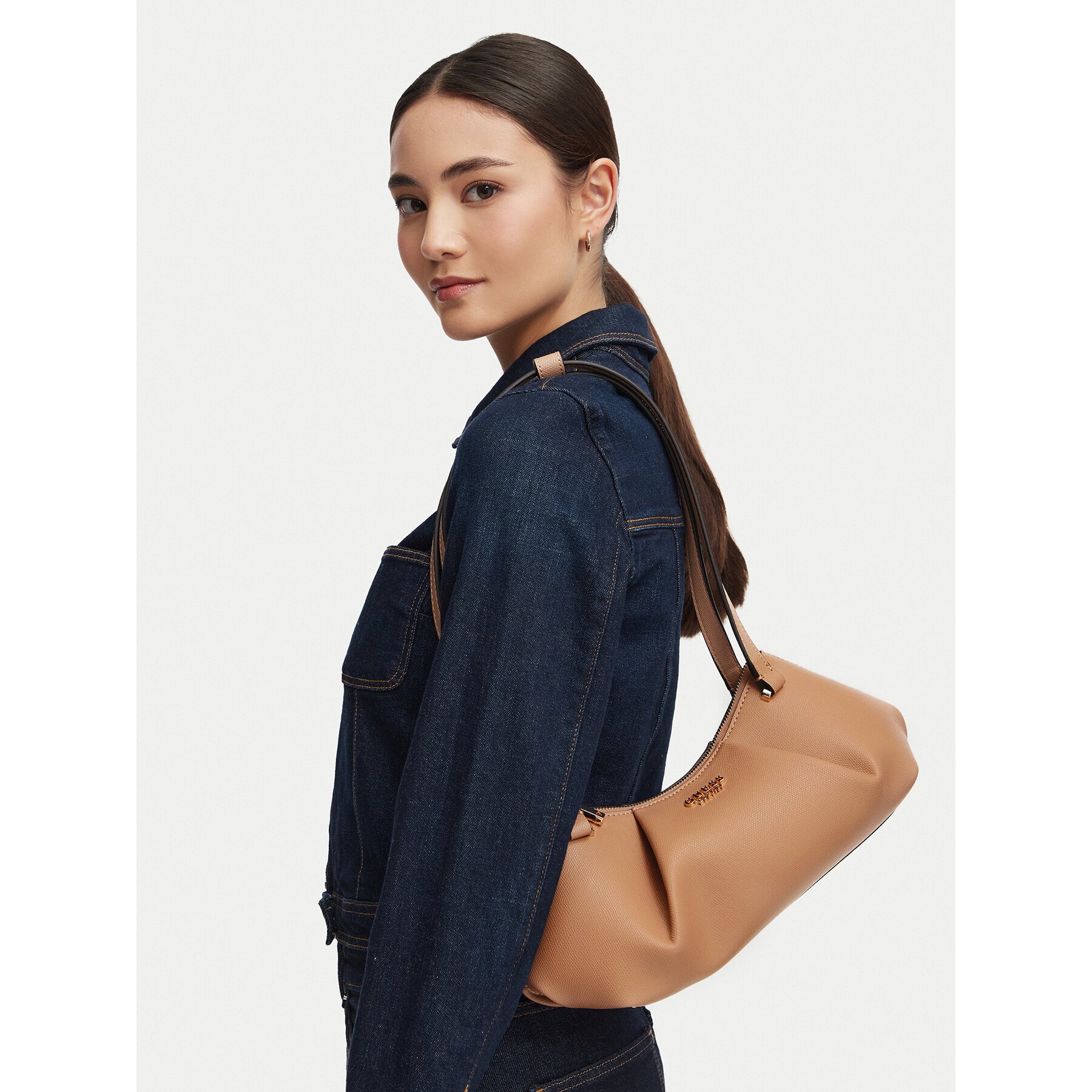 Guess Дамска чанта Amorette HWBG78 98080
