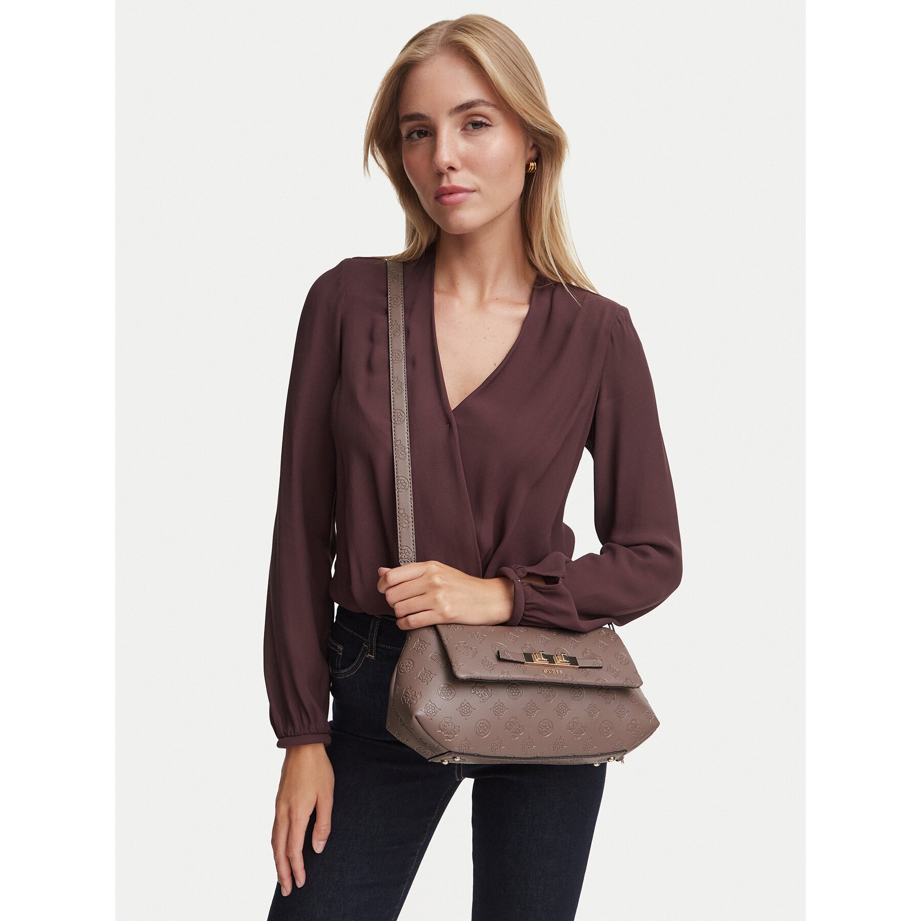 Guess Дамска чанта Carmella HWPD22 25200