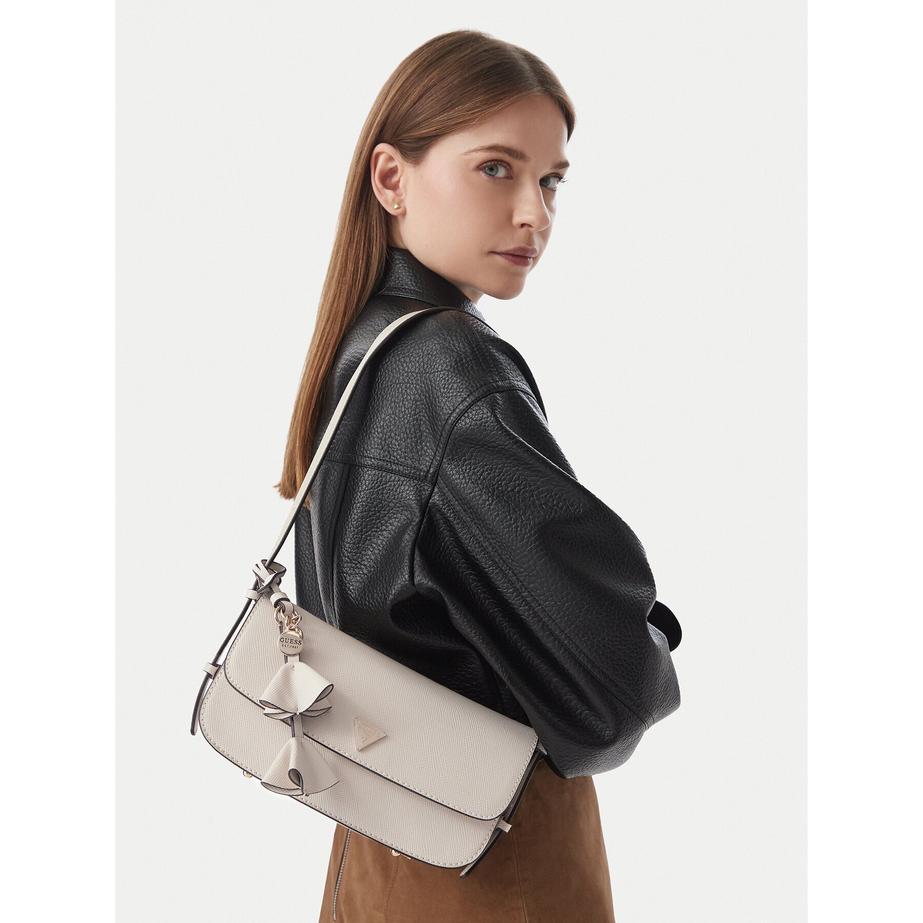 Guess Дамска чанта Danielle HWZG22 27190