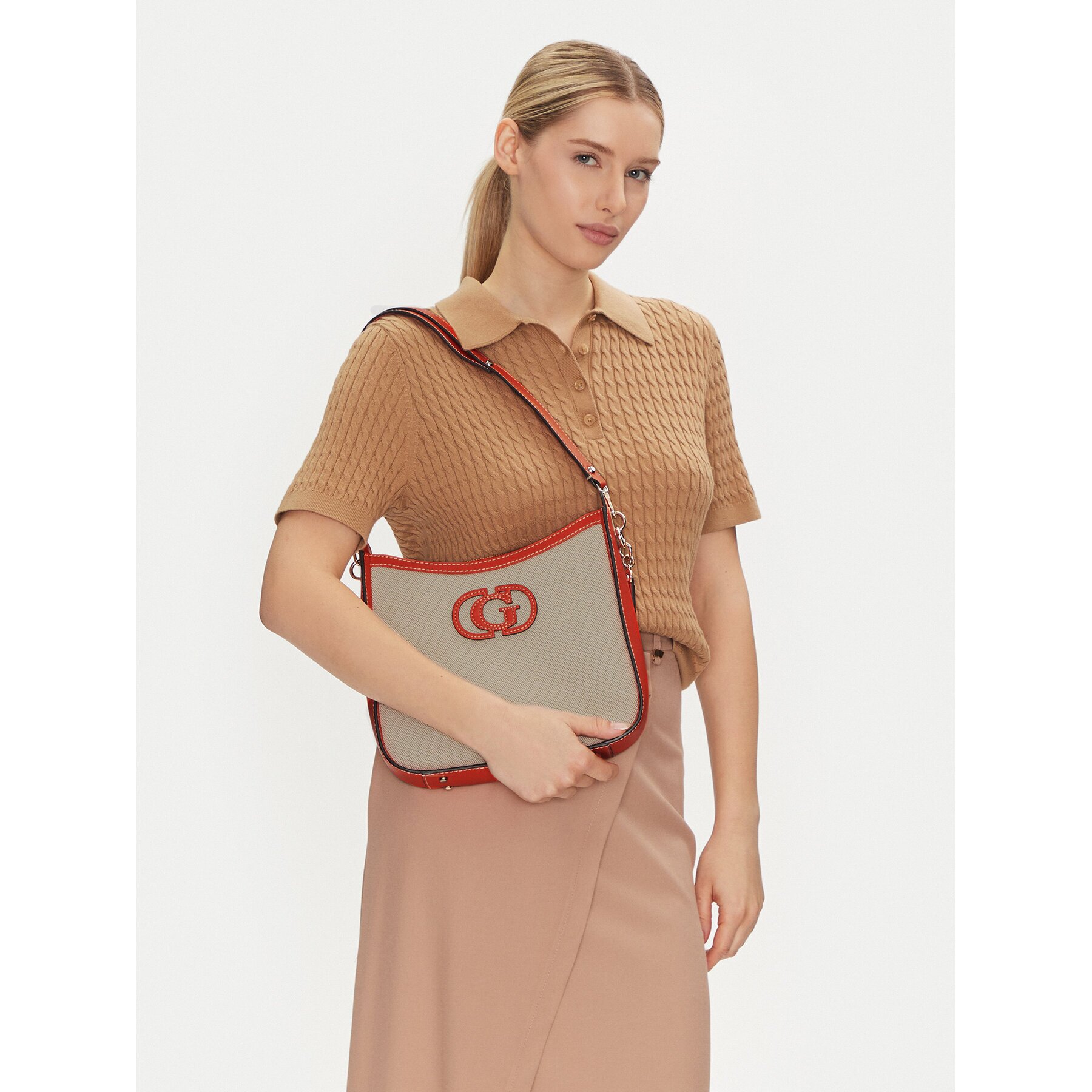 Guess Дамска чанта HWAG95 24030