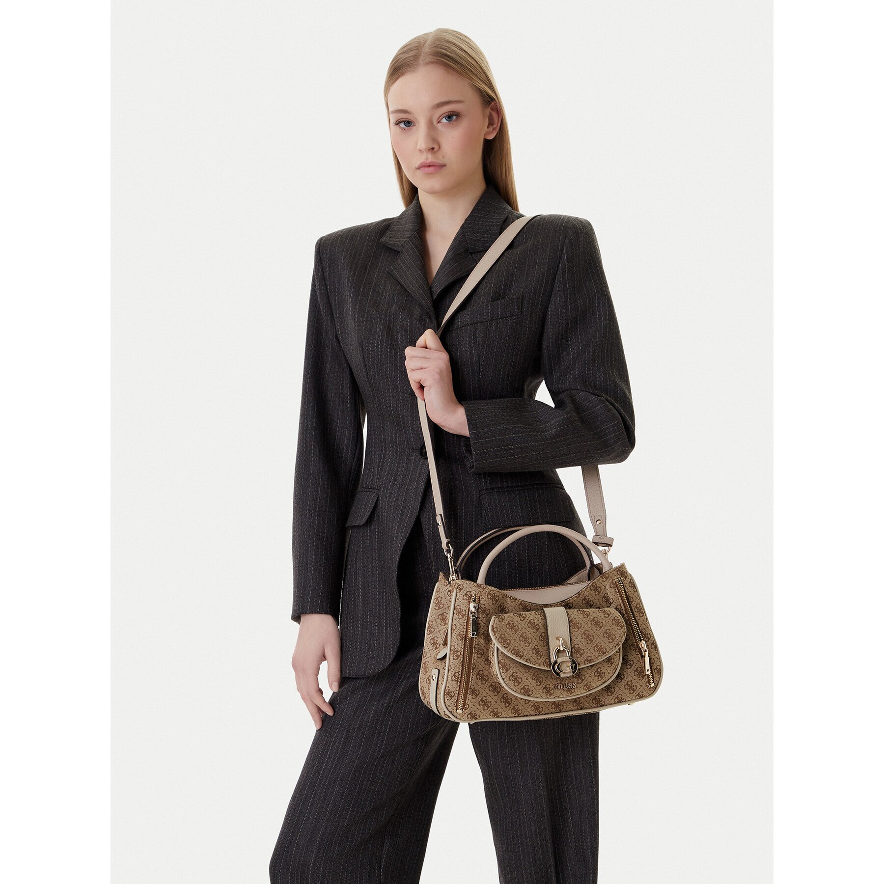 Guess Дамска чанта Jessa HWJG83 62060