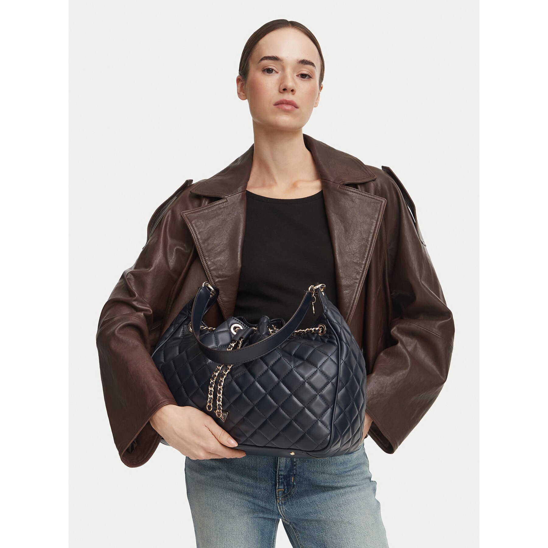 Guess Дамска чанта Juliet HWQG24 56010