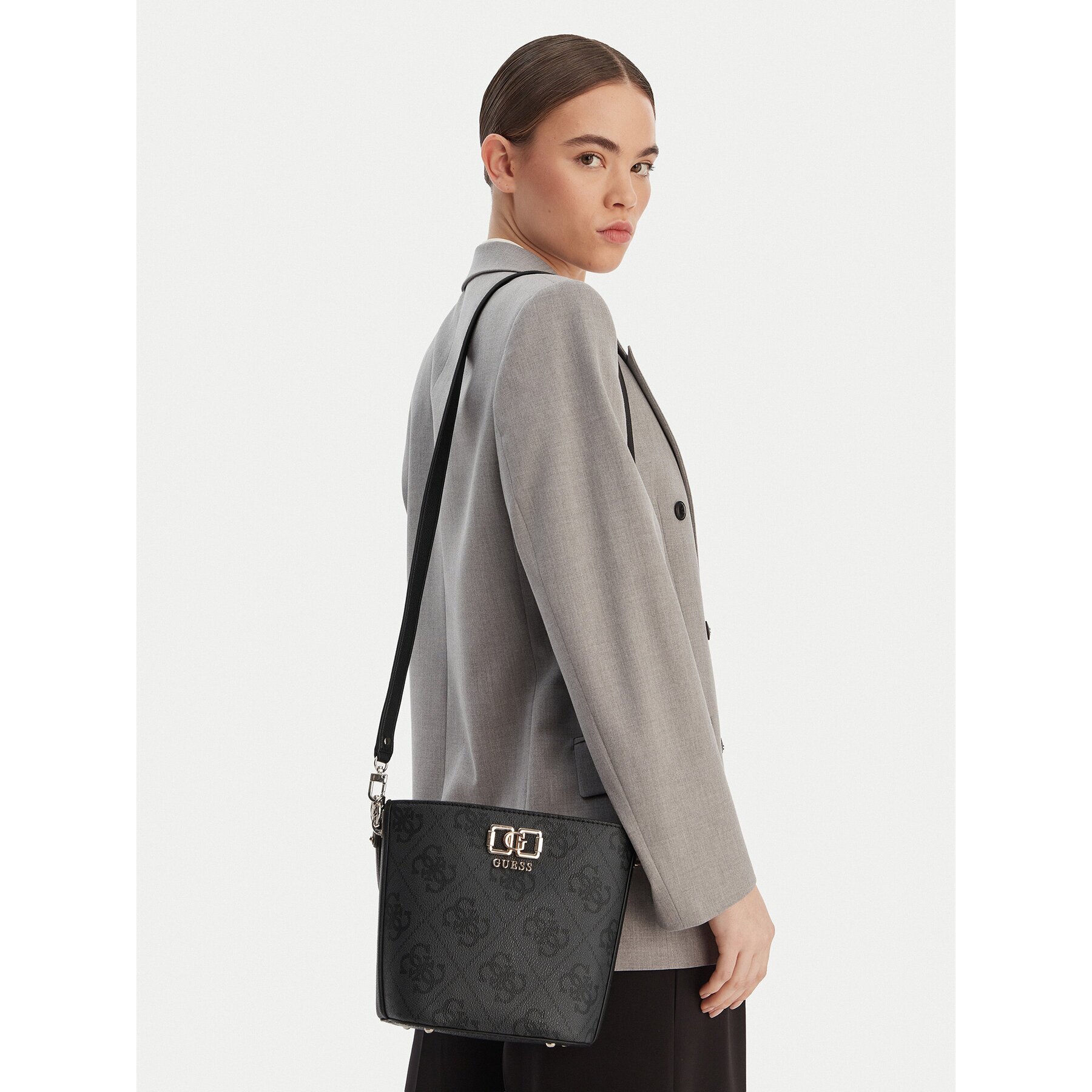 Guess Дамска чанта Karnilla HWOS99 01010