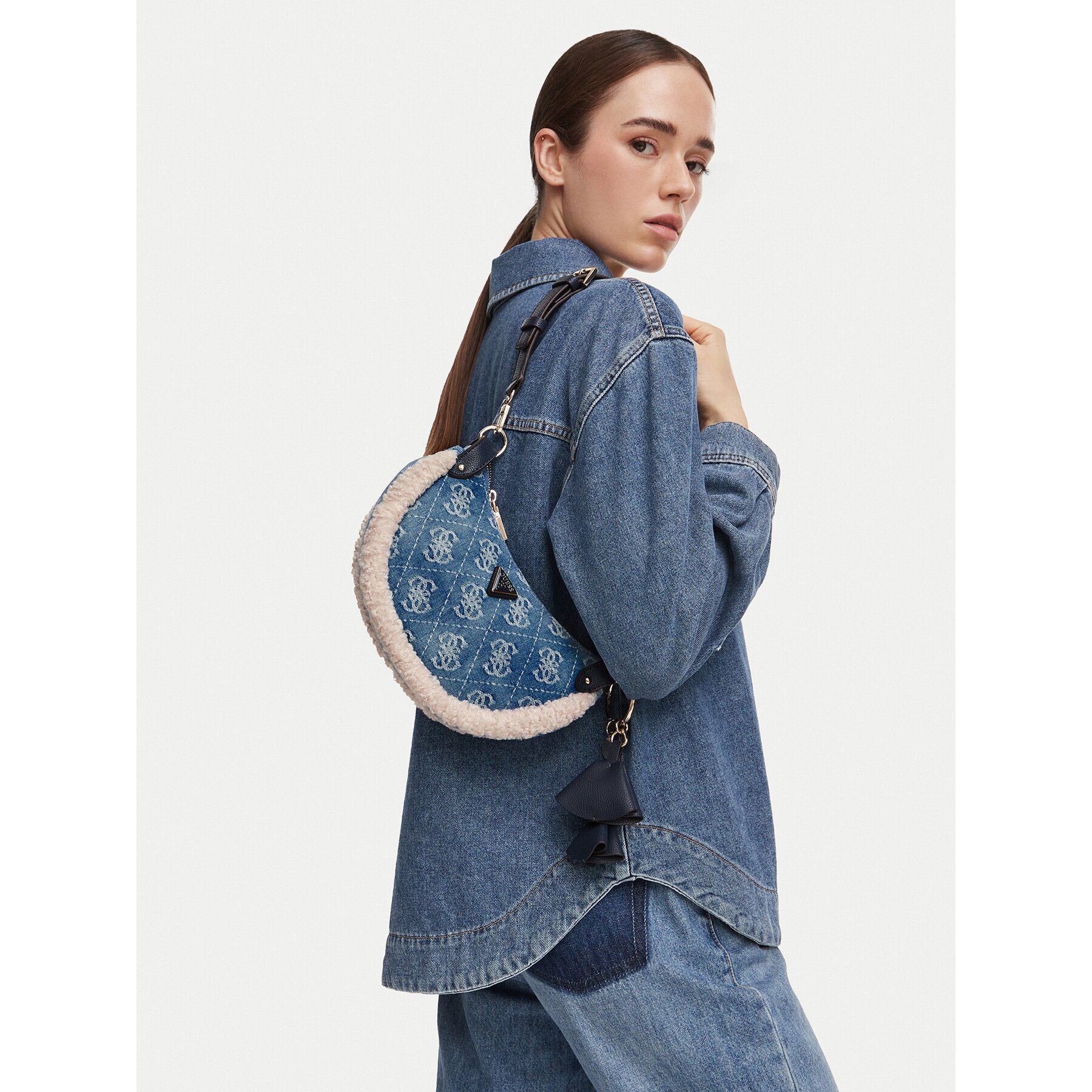 Guess Дамска чанта Katie HWDL22 53180
