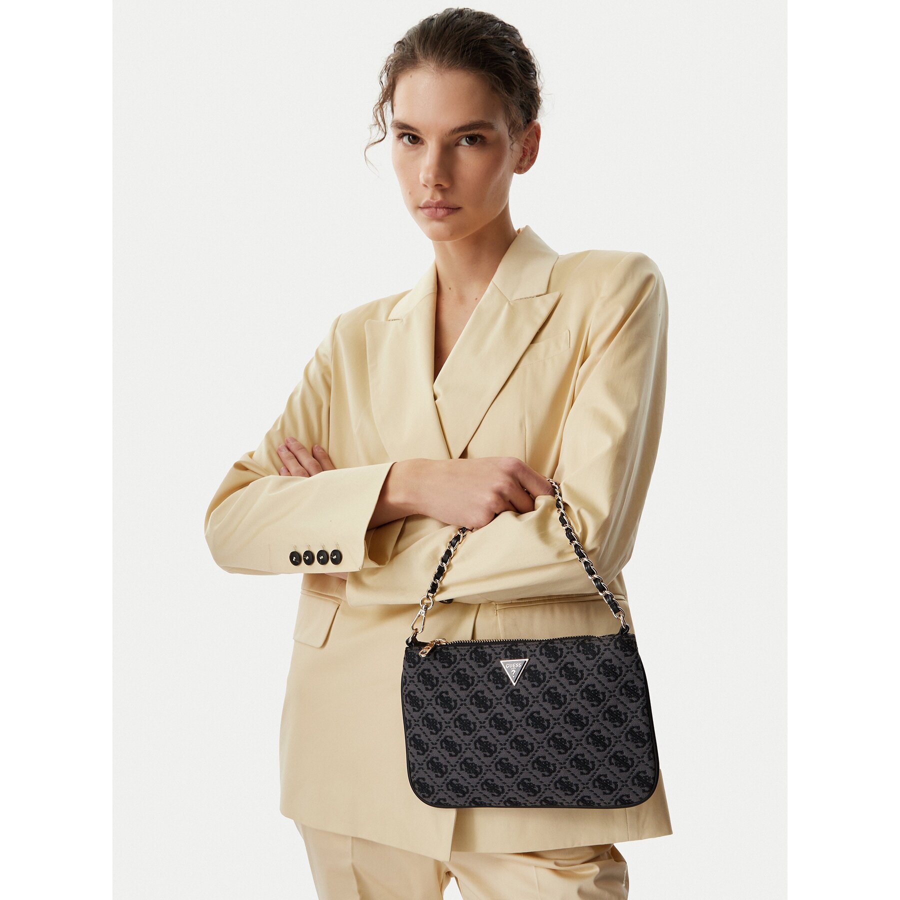 Guess Дамска чанта PW7561 P6274