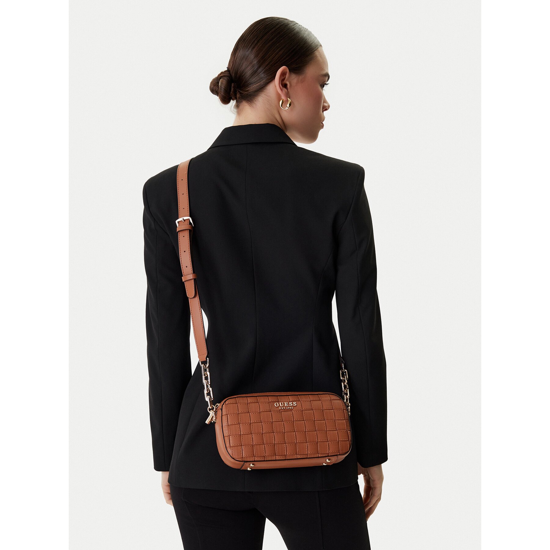 Guess Дамска чанта Sandy HWWG84 18140
