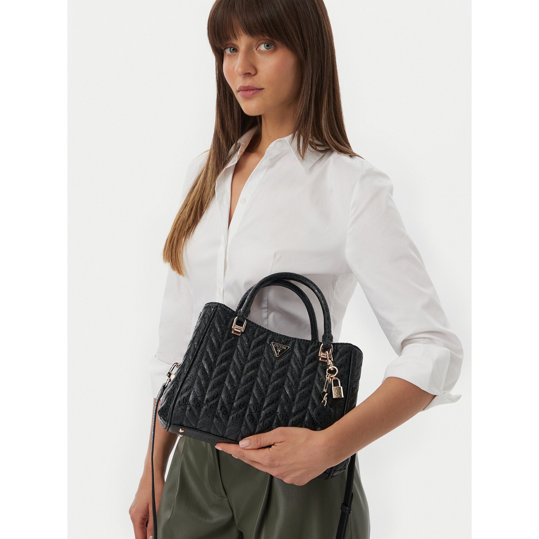 Guess Дамска чанта Stacey HWGG97 41060