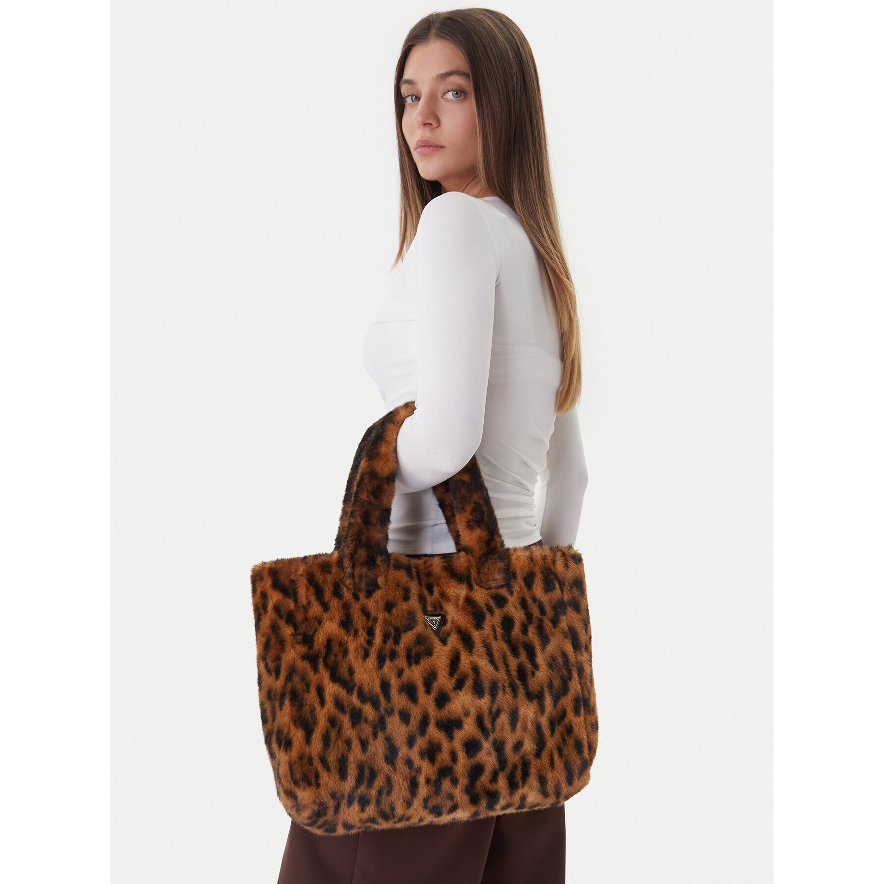 Guess Дамска чанта W6RZ09 W3900