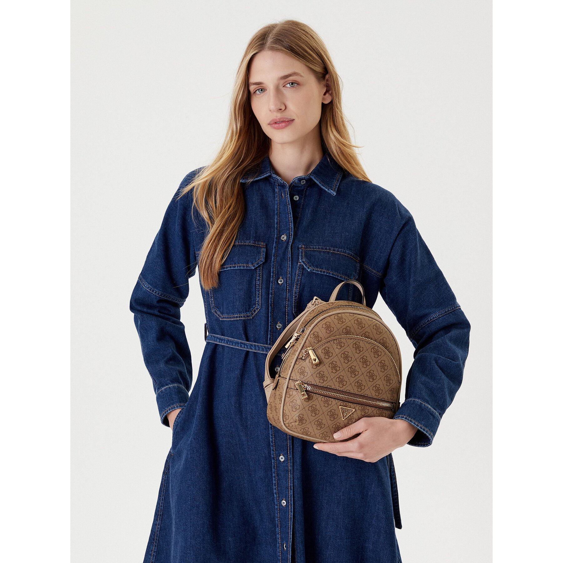 Guess Раница Manhattan II HWSG71 18320
