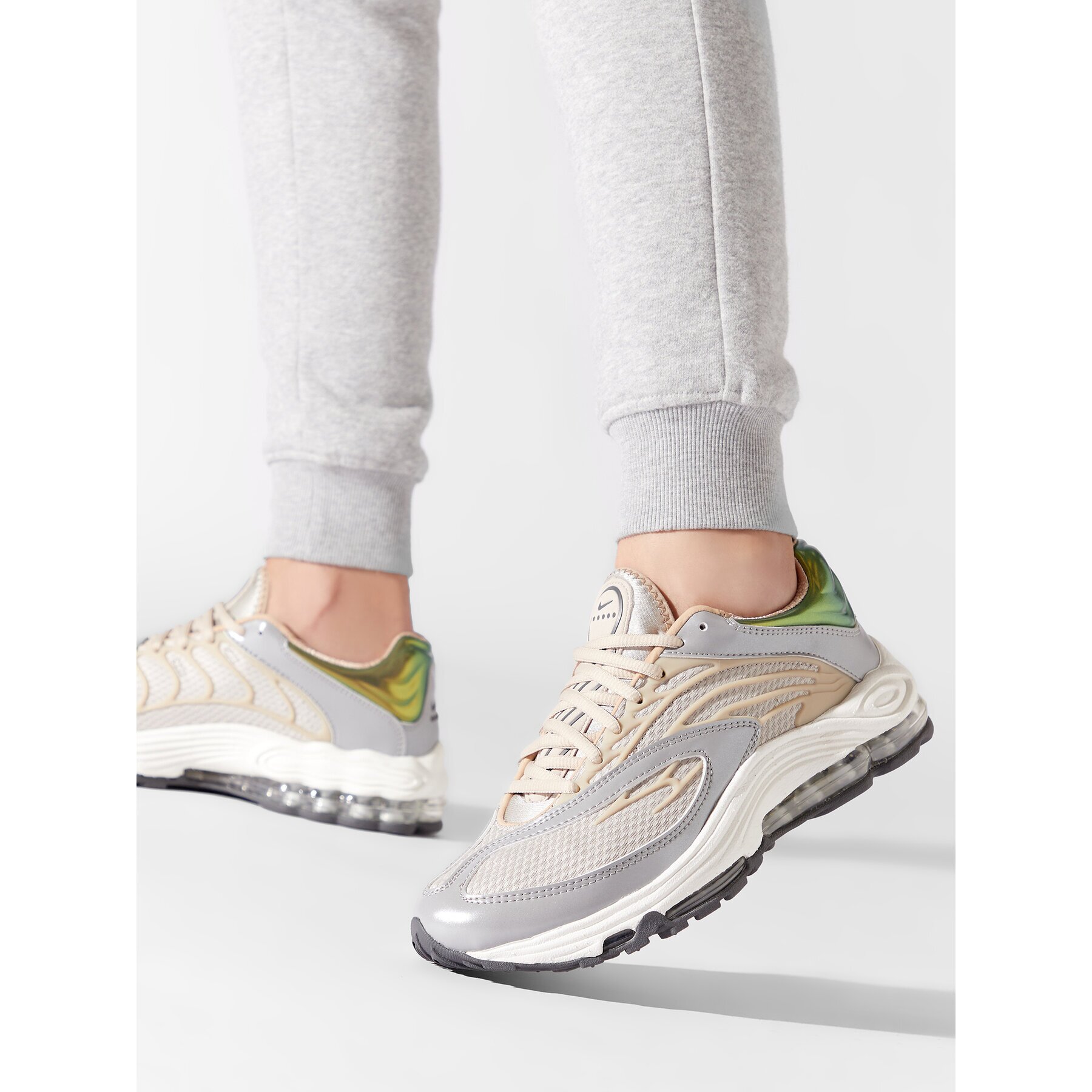 Nike Сникърси Air Tuned Max DC9391 200