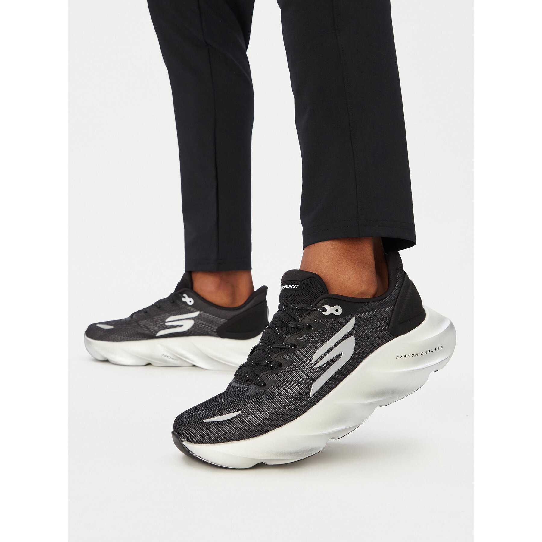 Skechers Сникърси Aero Burst 246210/BKW
