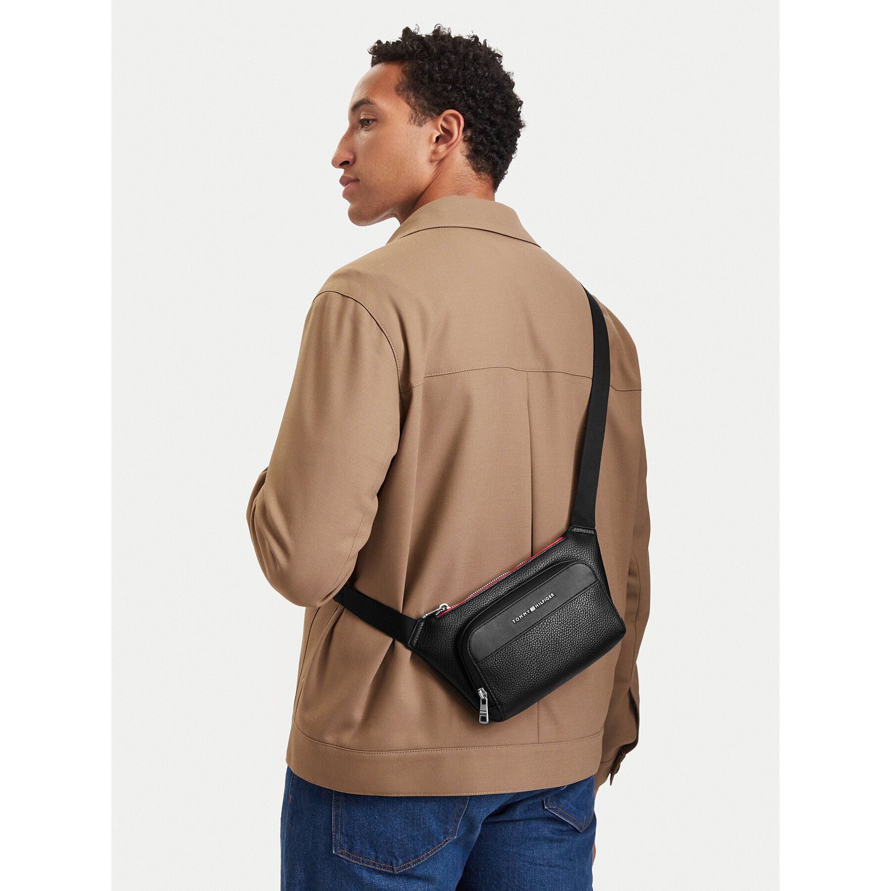 Tommy Hilfiger Чанта за кръст﻿ Th Central Bumbag AM0AM14755