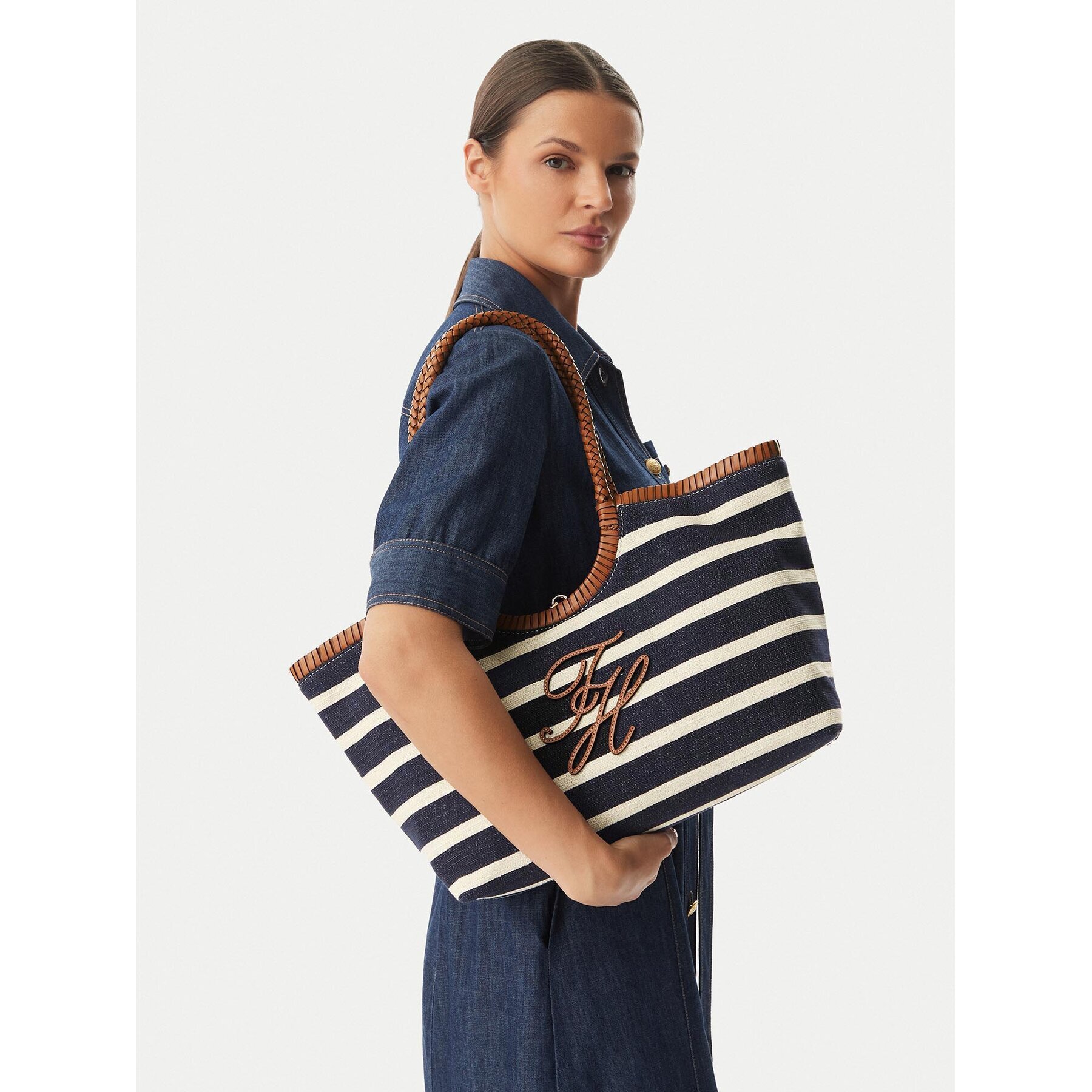Tommy Hilfiger Дамска чанта AW0AW18400
