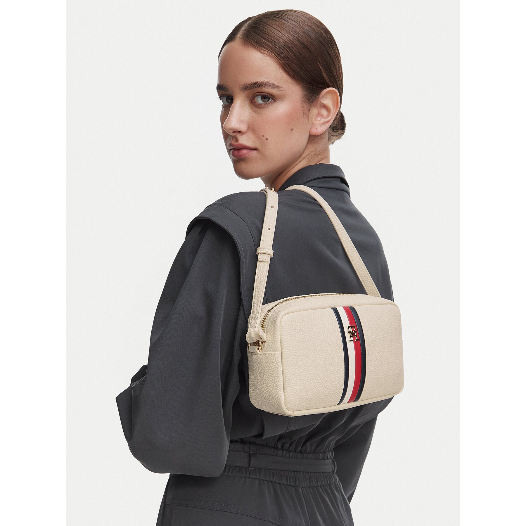 Tommy Hilfiger Дамска чанта Th Corp Ess Camera Bag AW0AW19333
