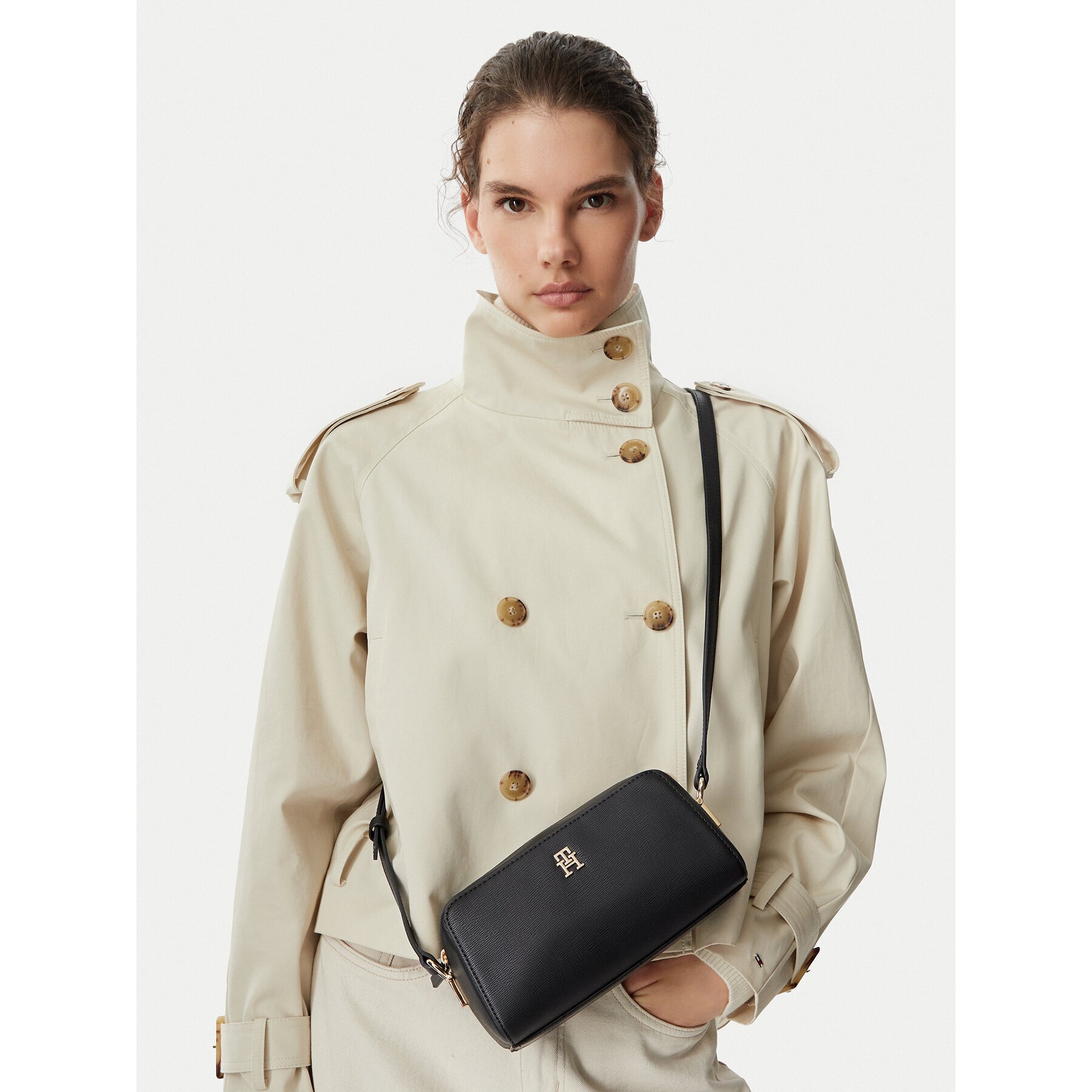 Tommy Hilfiger Дамска чанта Th Grace Camera Bag AW0AW18863