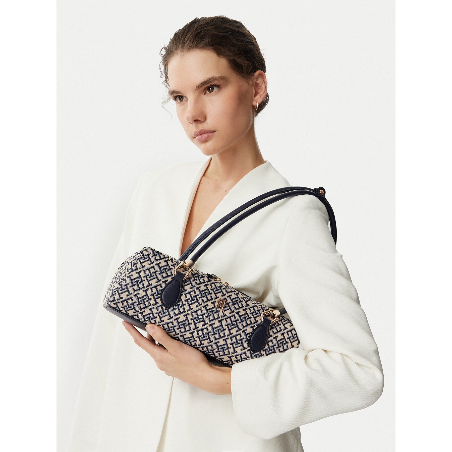 Tommy Hilfiger Дамска чанта Th Grace Shoulder Bag Jacquard AW0AW18752