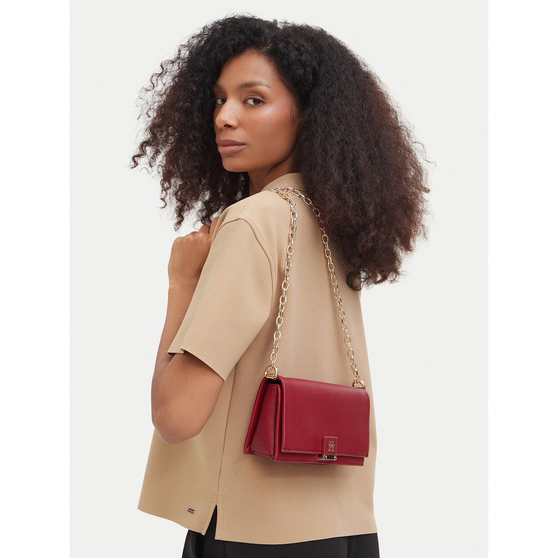 Tommy Hilfiger Дамска чанта Th Her Flap W/Chain AW0AW17403