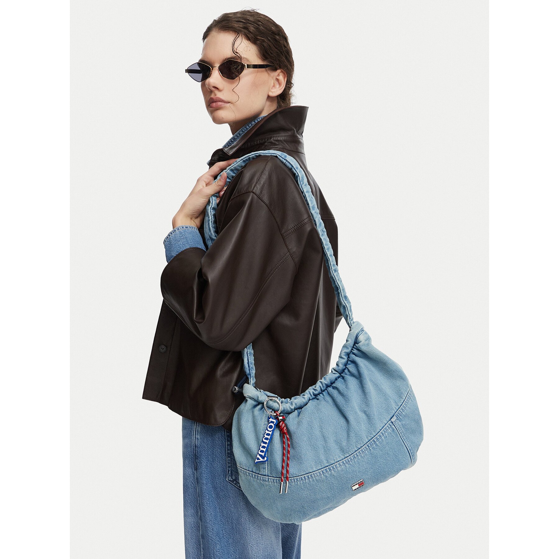Tommy Hilfiger Дамска чанта Tjw Icon Charms Denim Hobo AW0AW19259