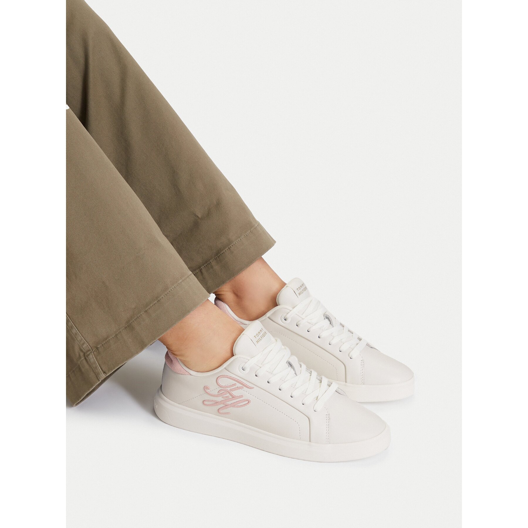Tommy Hilfiger Сникърси Th Icon Court Script FW0FW09363