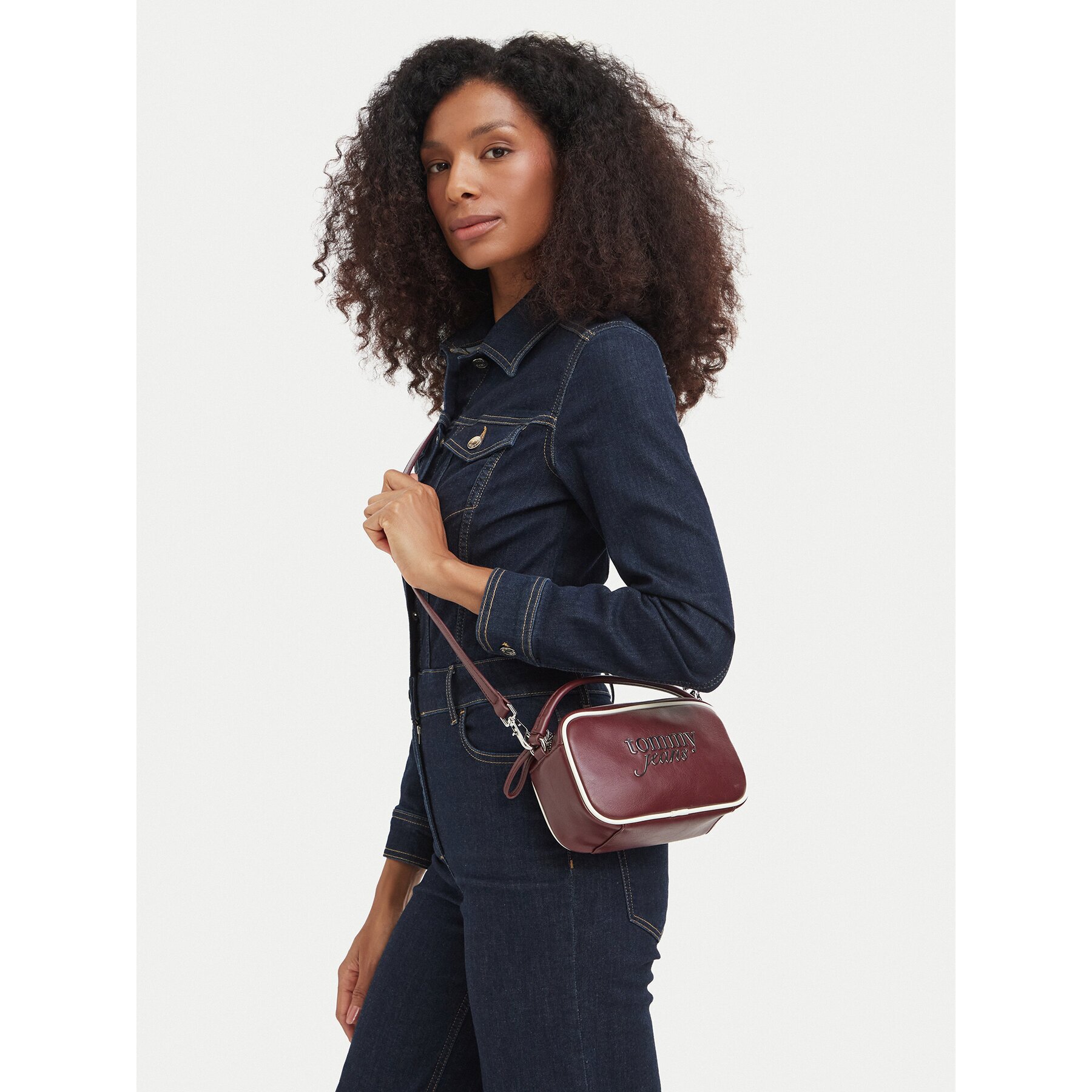 Tommy Jeans Дамска чанта Tjw Bold Script Camera Bag AW0AW19053