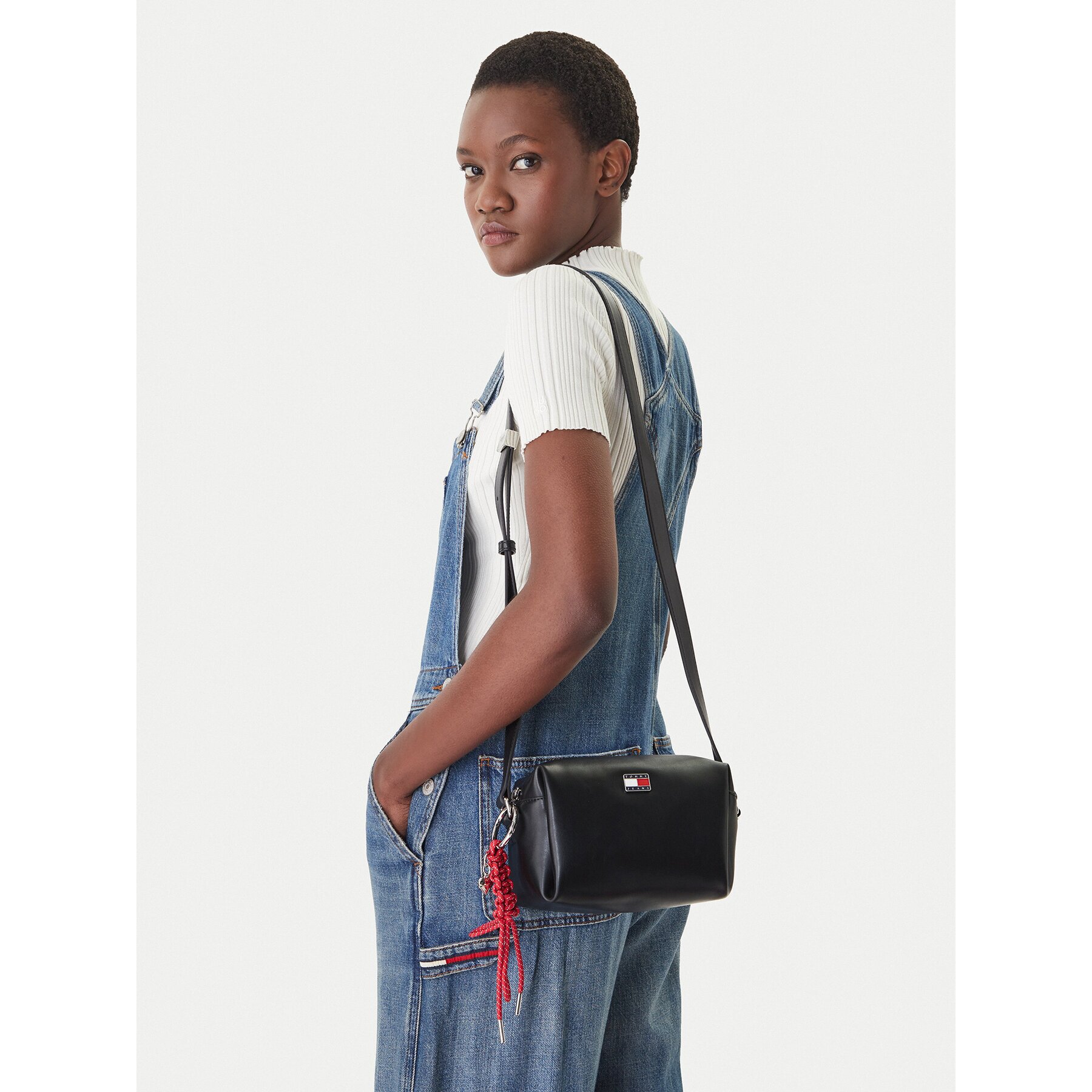 Tommy Jeans Дамска чанта Tjw City Charm Camera Bag AW0AW18456