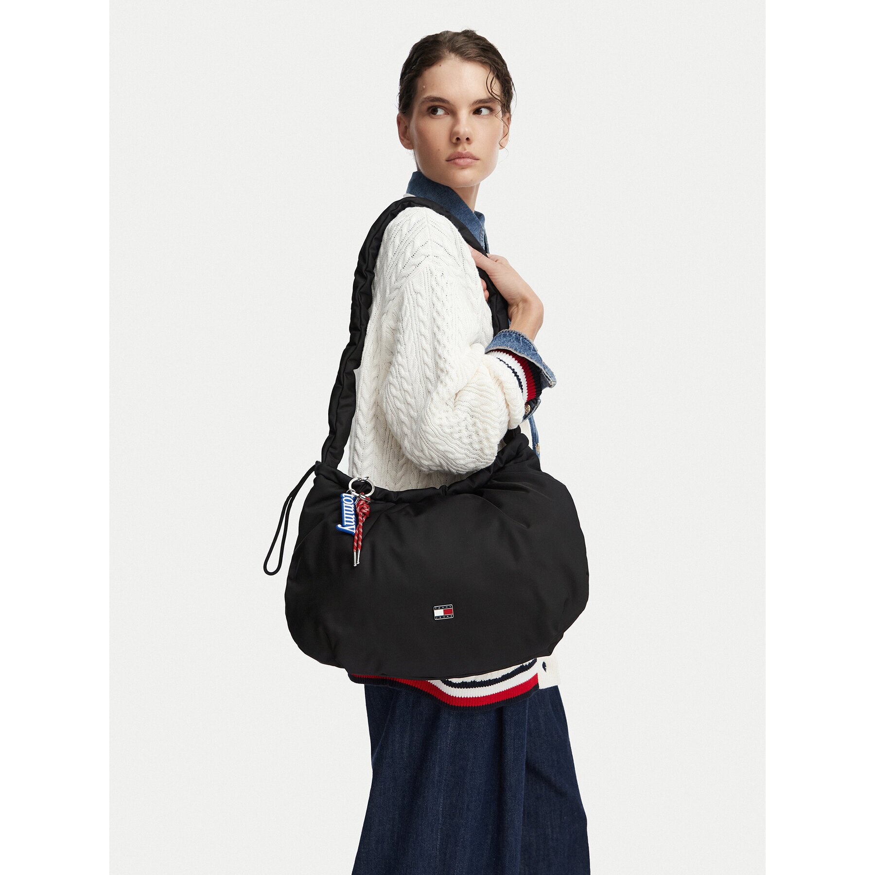 Tommy Jeans Дамска чанта Tjw Icon Charms Hobo AW0AW18783