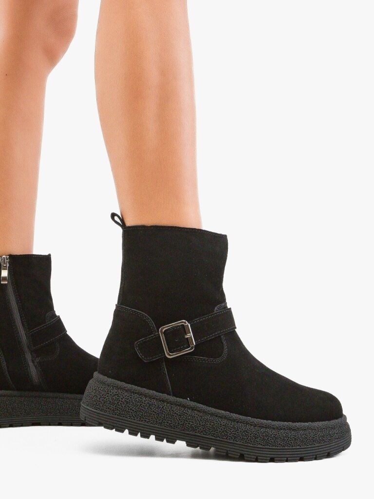 Angel Blue Боти Howard Черни