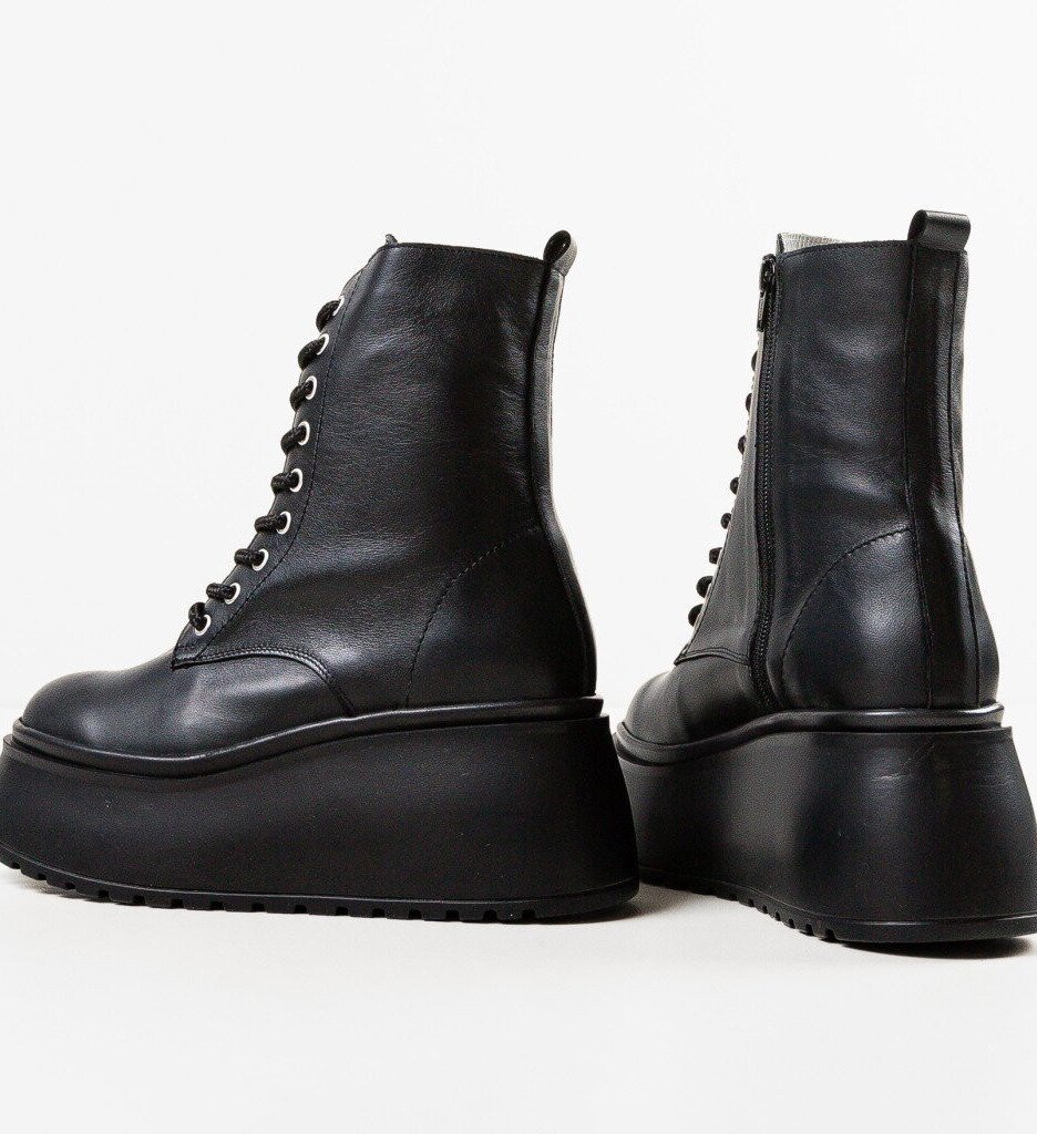 Wow Shoes Боти Mokan Черни