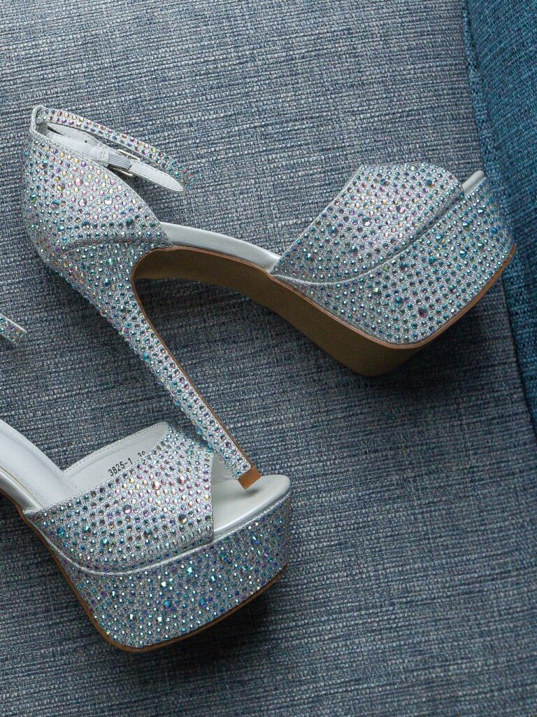 Wow Shoes Сандали на ток Ellaria Бели