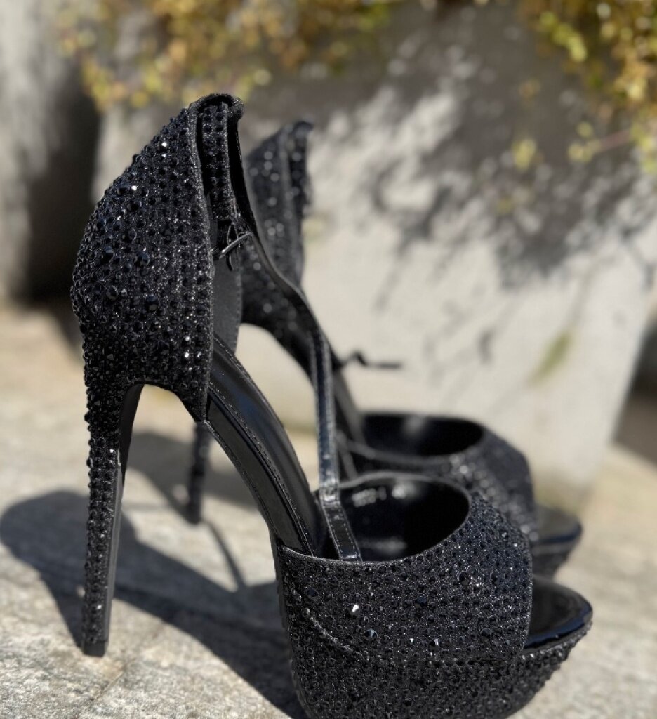 Wow Shoes Сандали на ток Ellaria Черни
