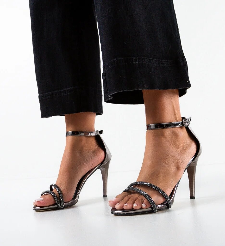 Wow Shoes Сандали на ток Myretam Сив