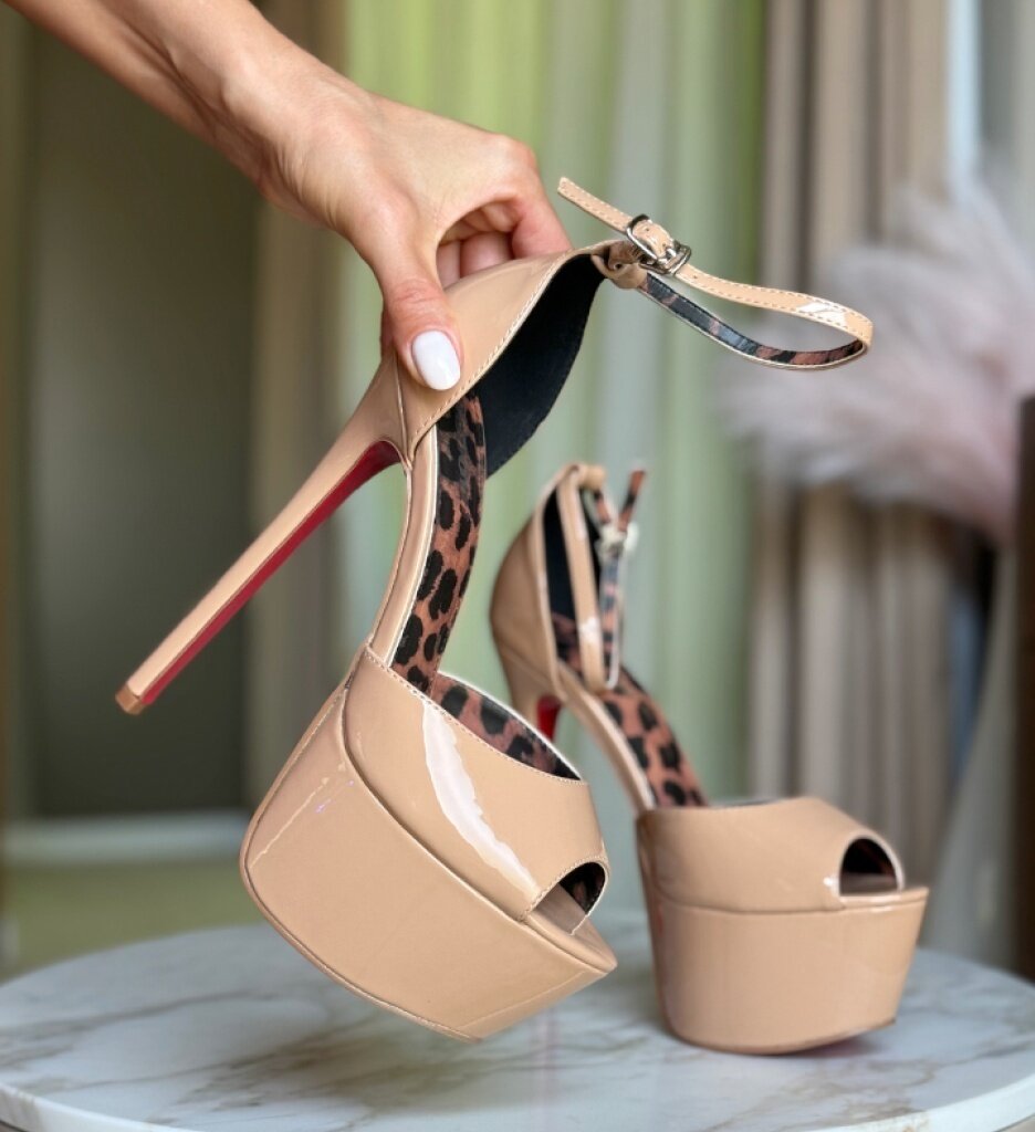 Wow Shoes Сандали на ток Ninesa Нуд