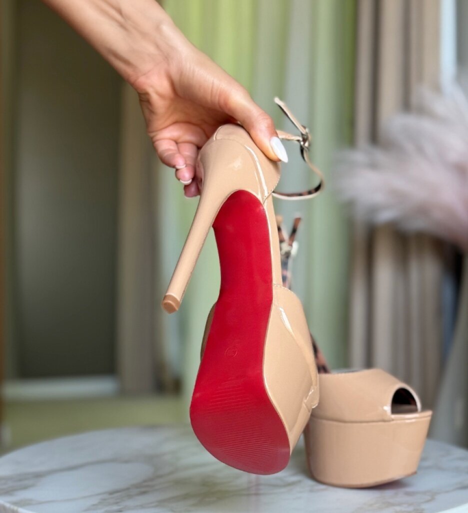 Wow Shoes Сандали на ток Ninesa Нуд