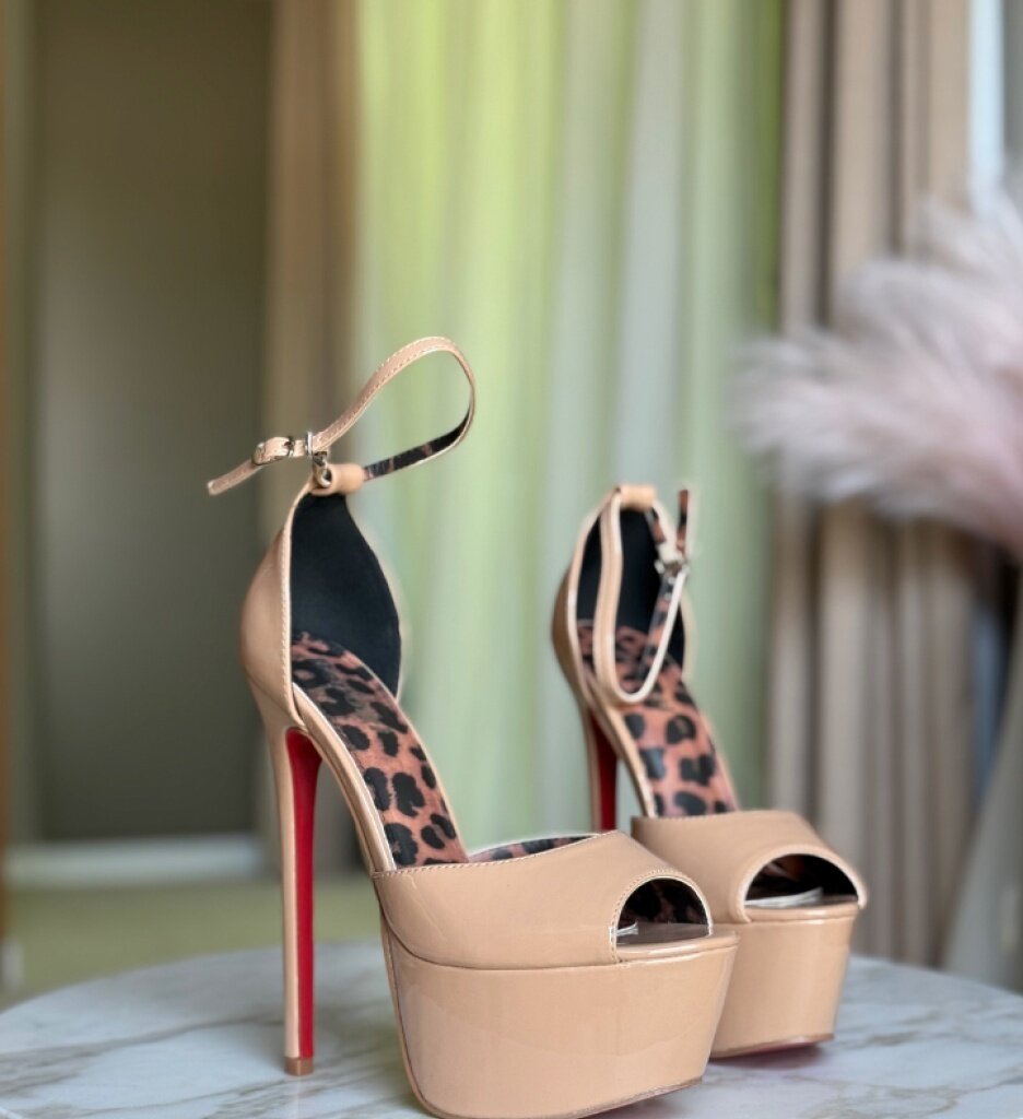 Wow Shoes Сандали на ток Ninesa Нуд